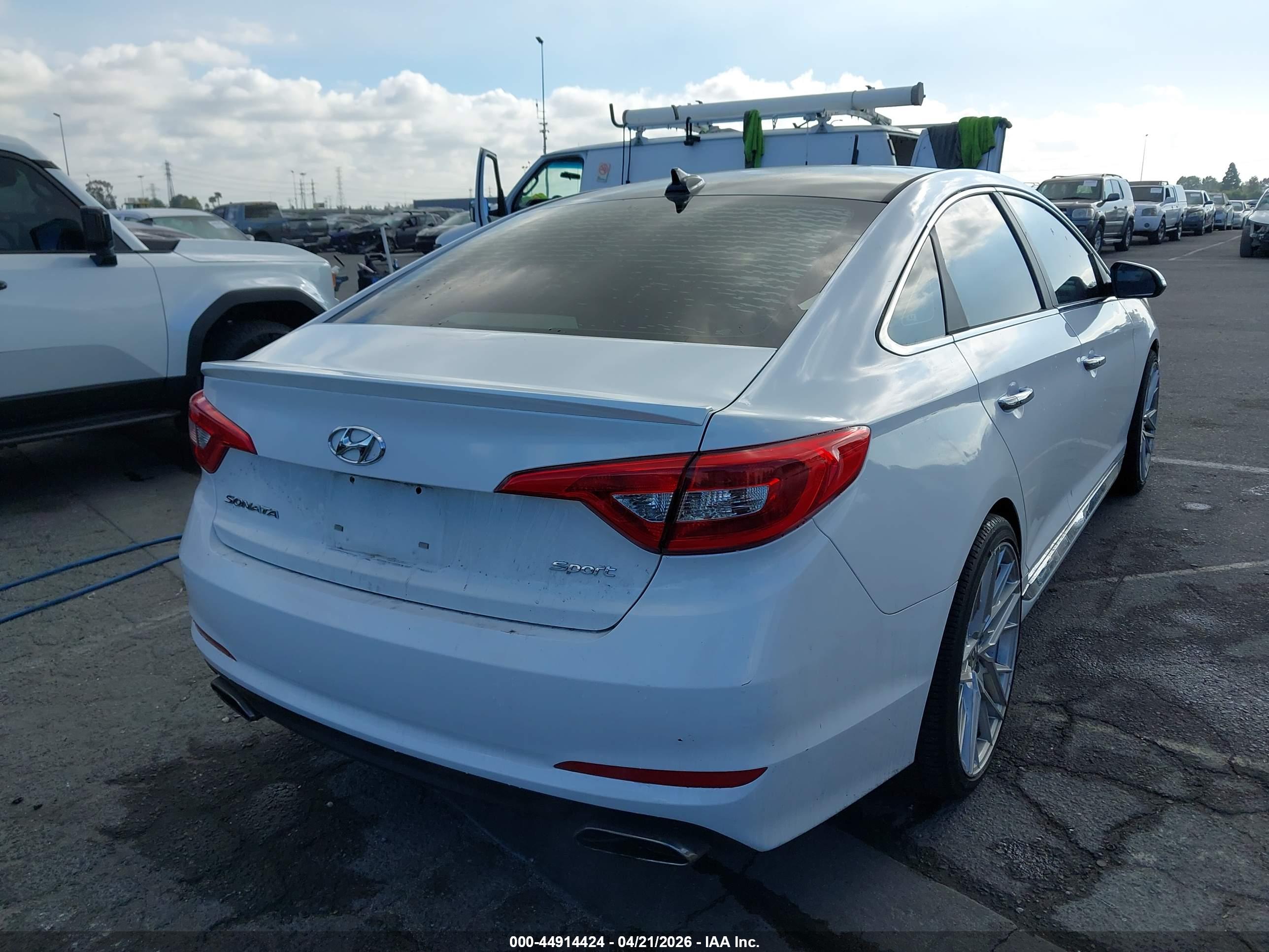 HYUNDAI SONATA image 4