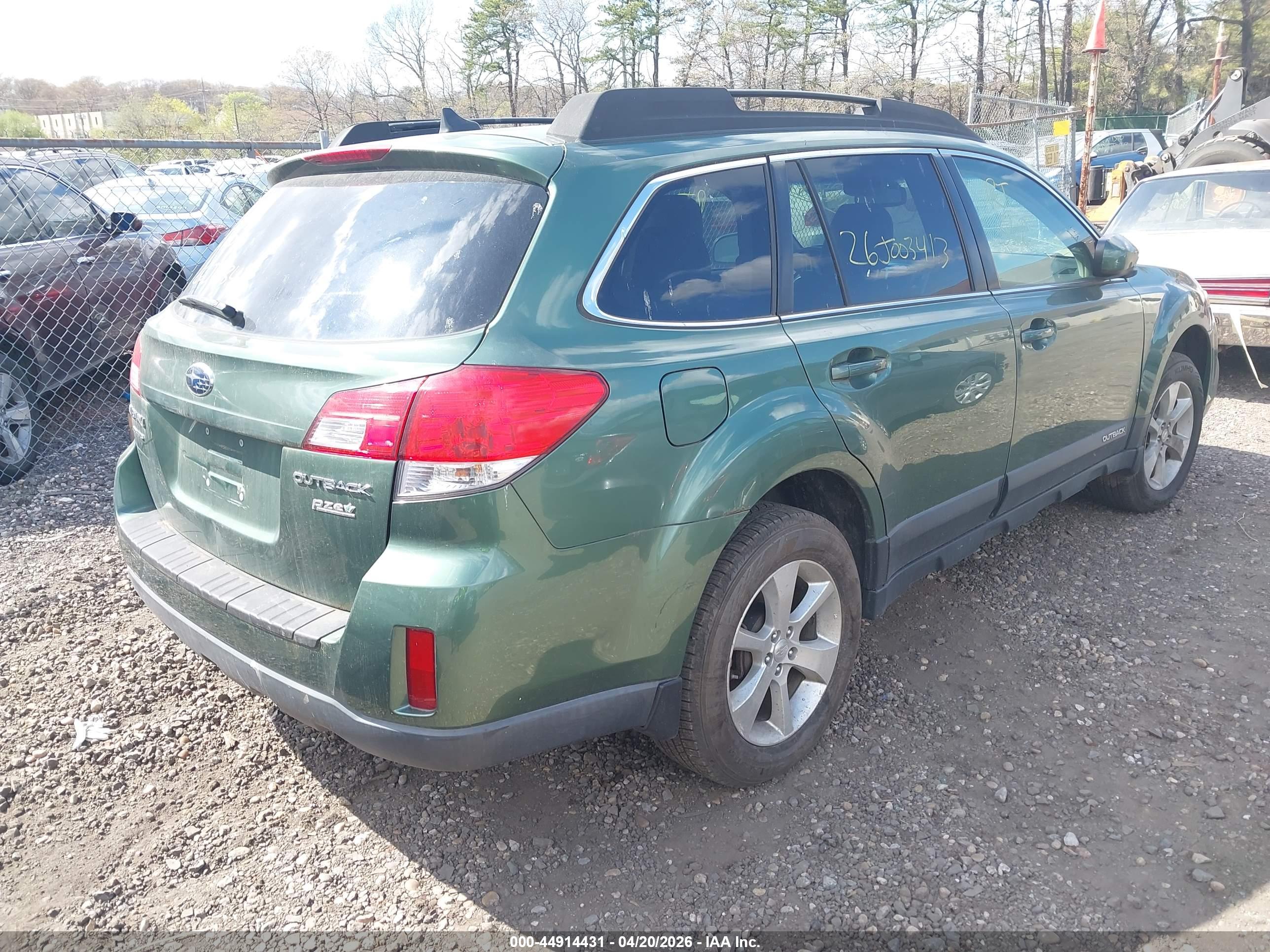 SUBARU OUTBACK image 4