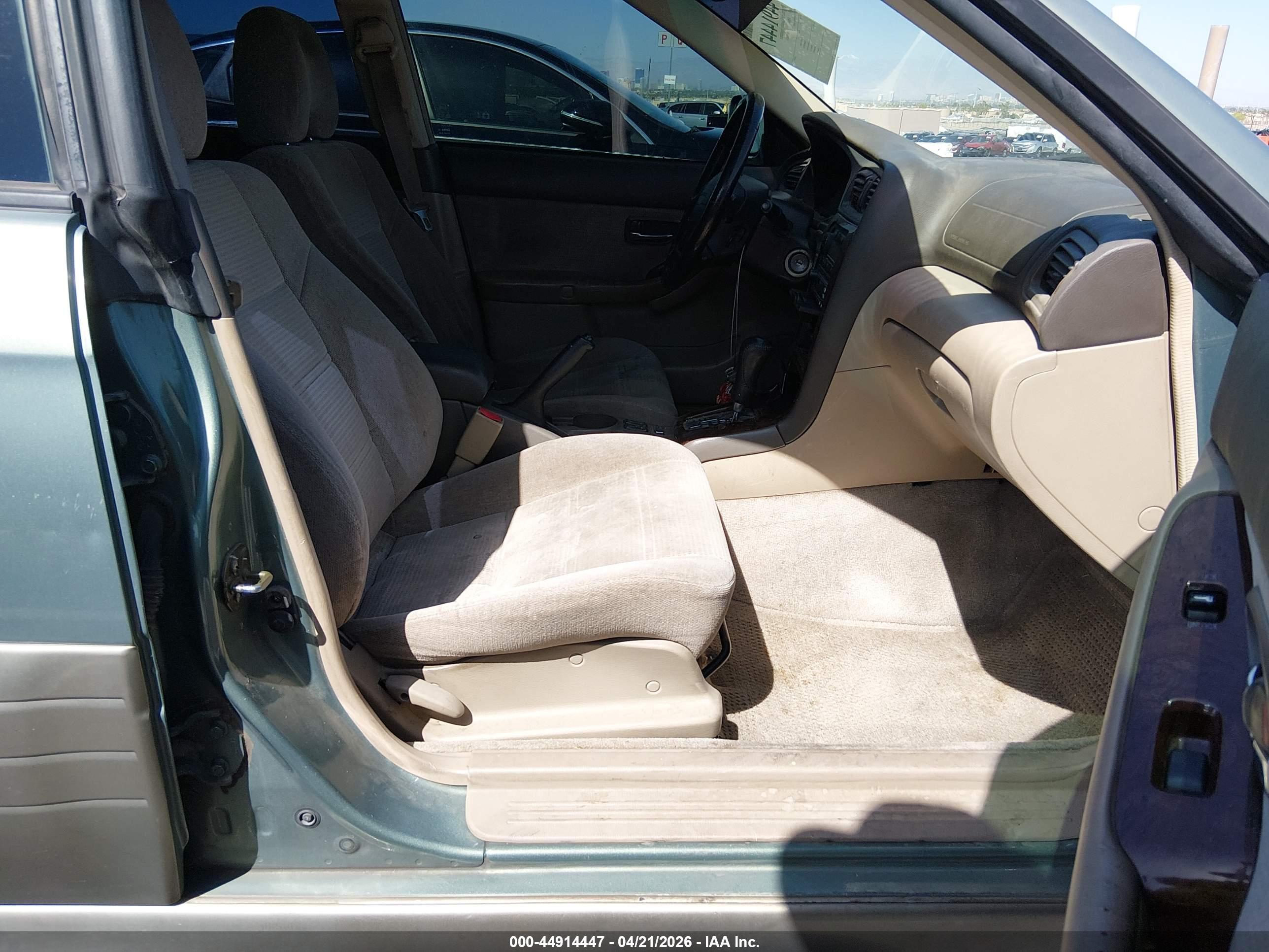 SUBARU OUTBACK image 5