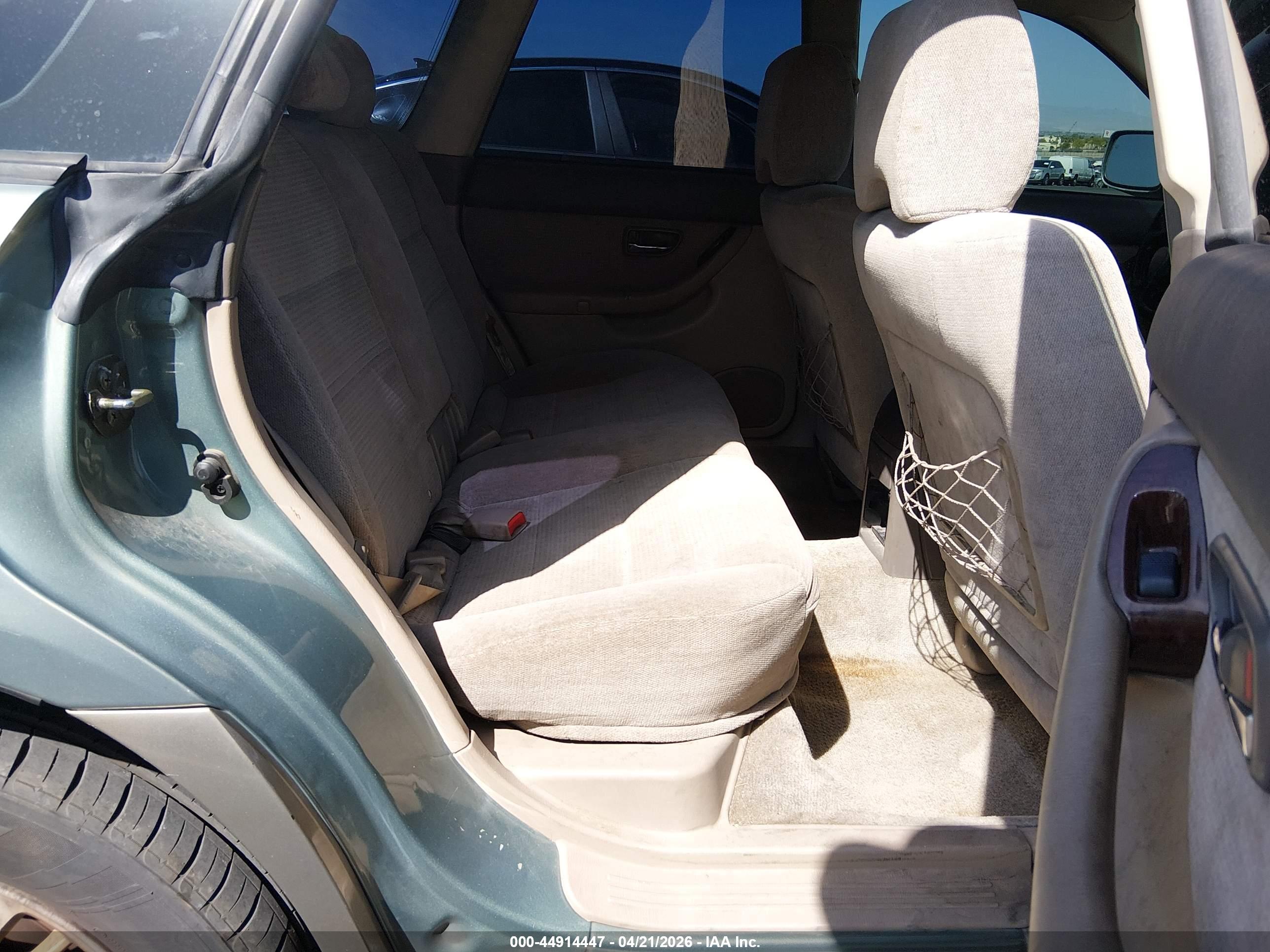 SUBARU OUTBACK image 8