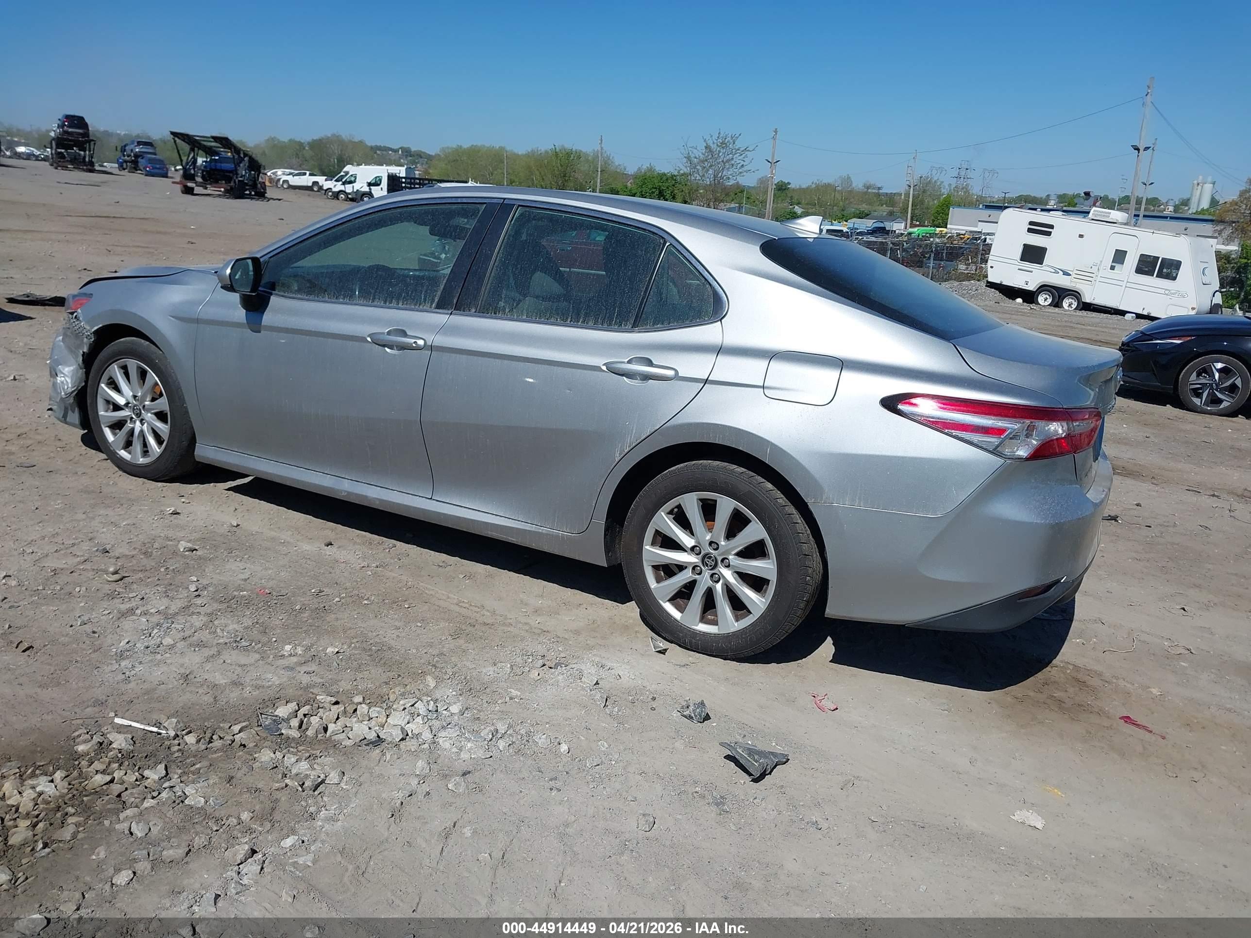 TOYOTA CAMRY image 3
