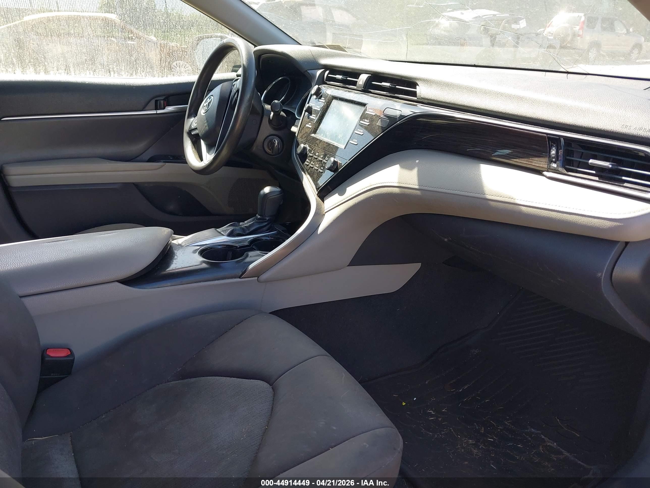 TOYOTA CAMRY image 5