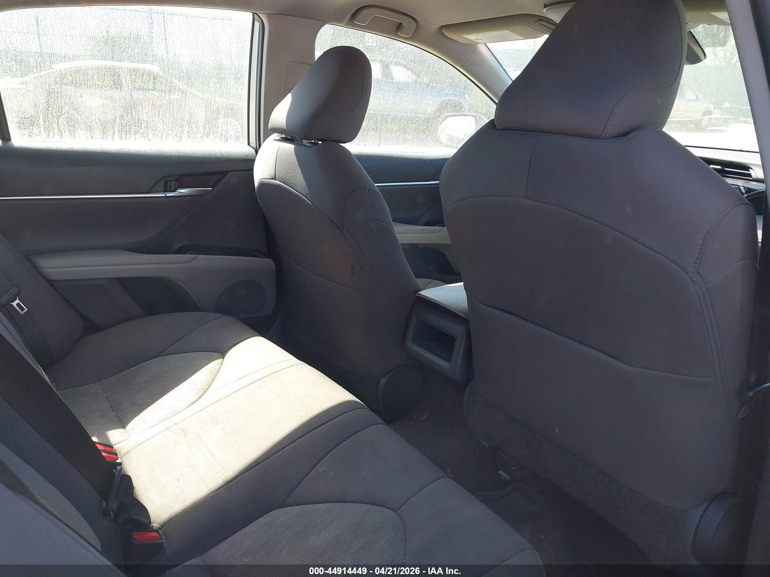 TOYOTA CAMRY image 8