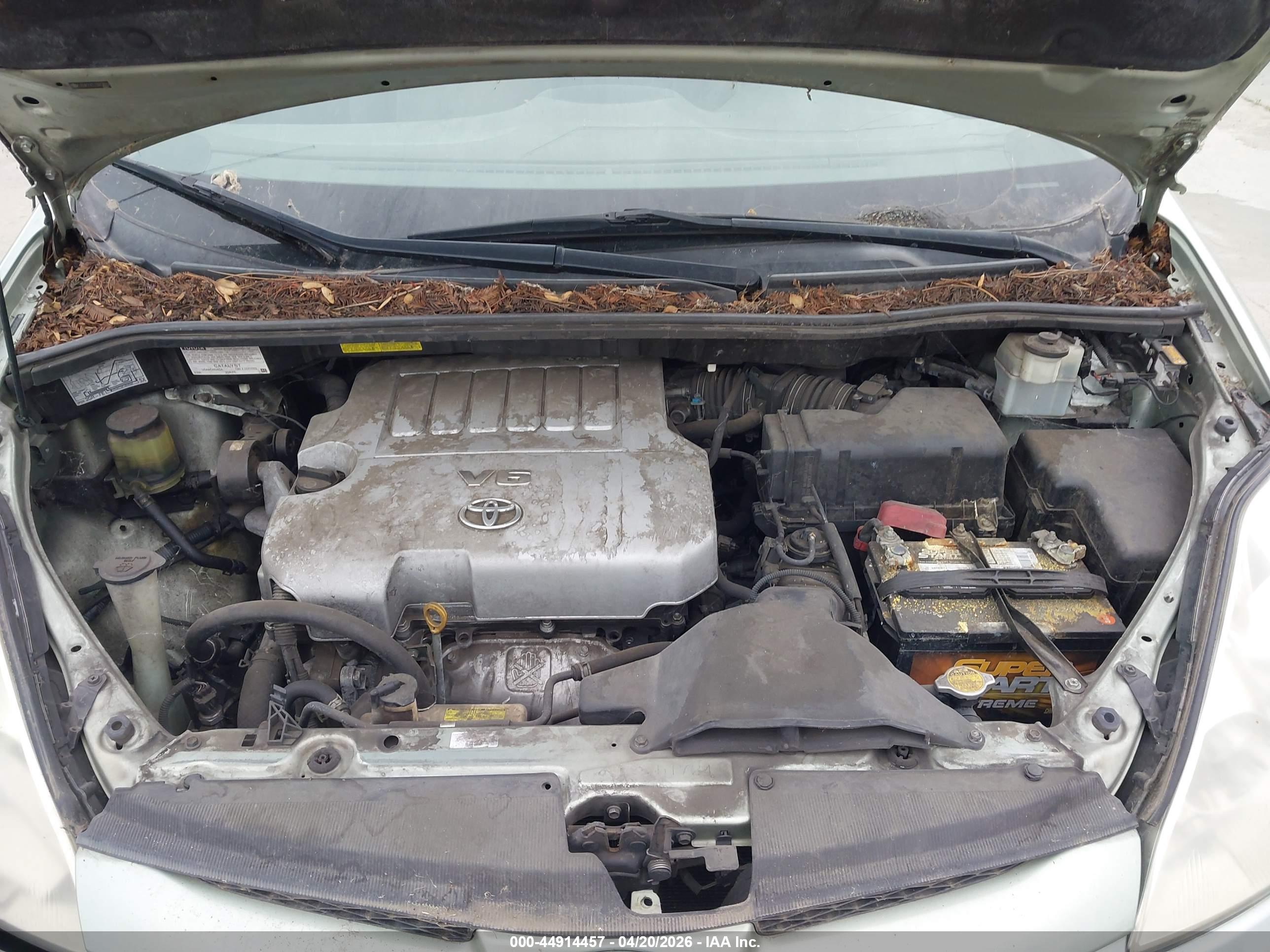 TOYOTA SIENNA image 10