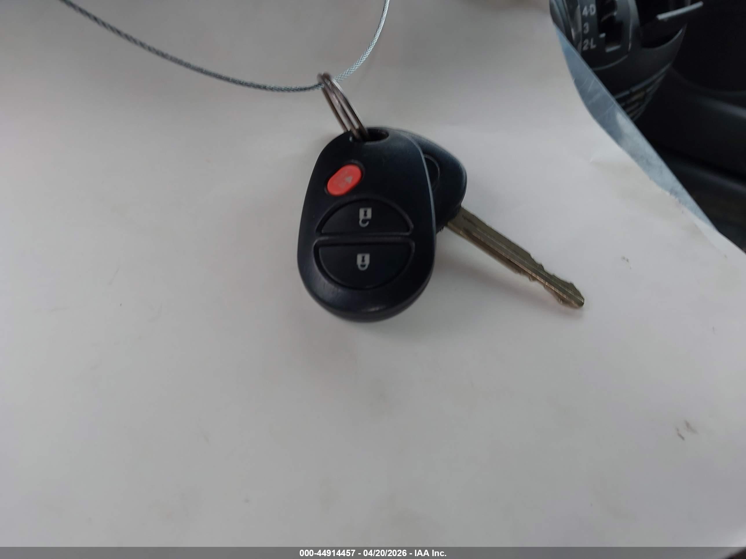 TOYOTA SIENNA image 11