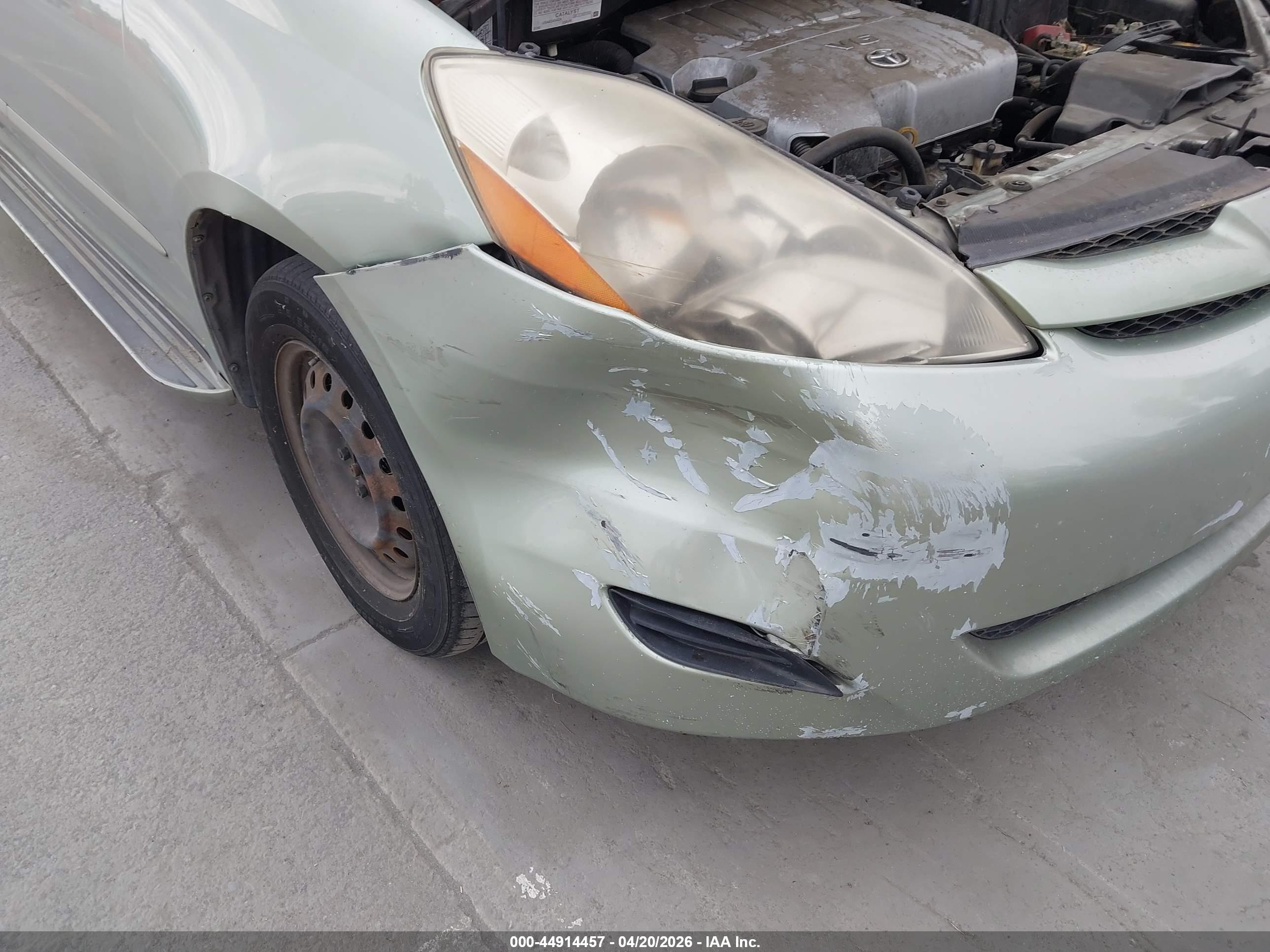 TOYOTA SIENNA image 6