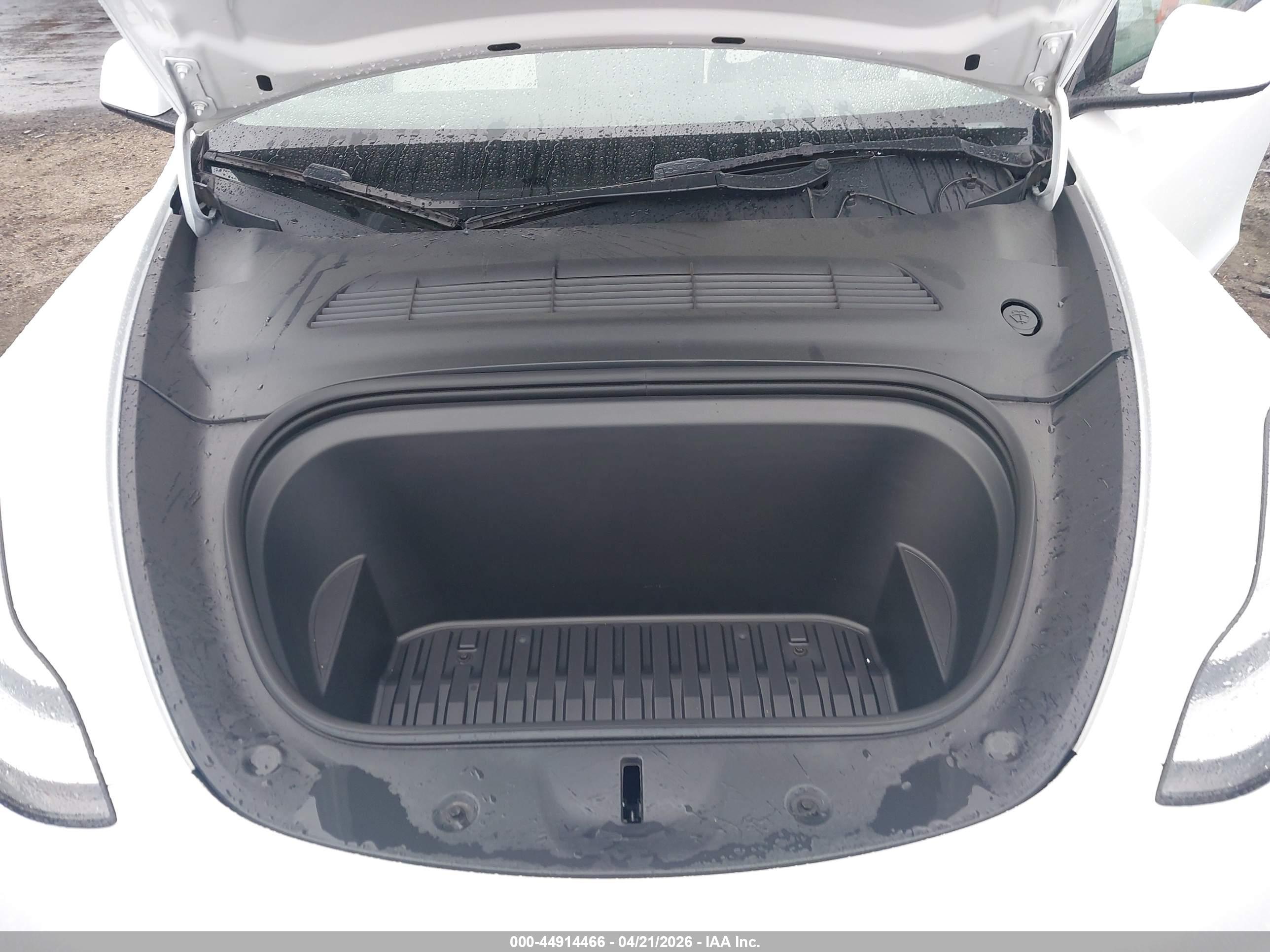 TESLA MODEL image 10