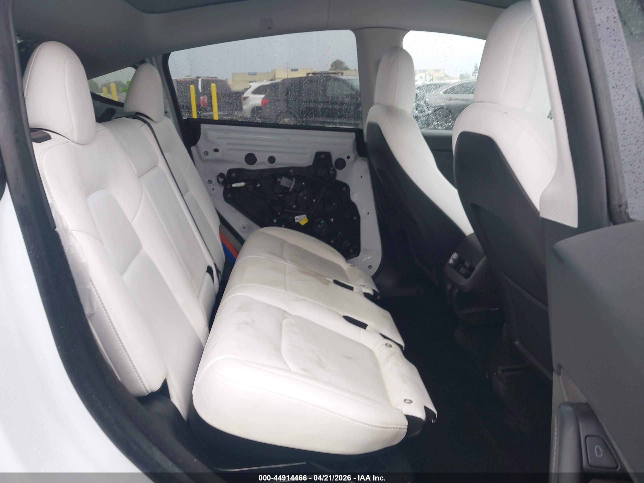TESLA MODEL image 8