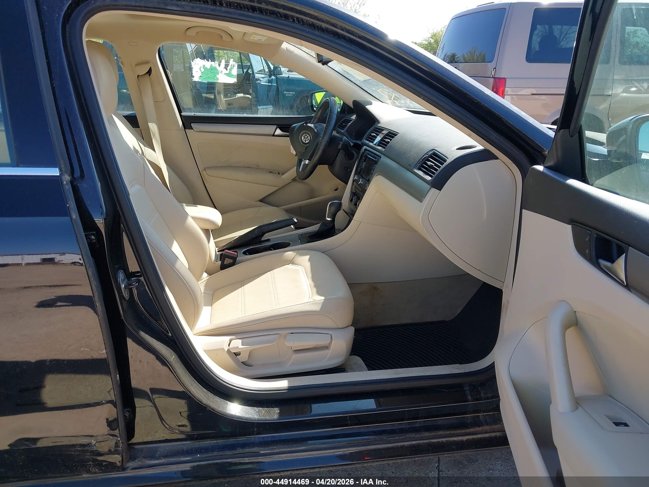 VOLKSWAGEN PASSAT image 5