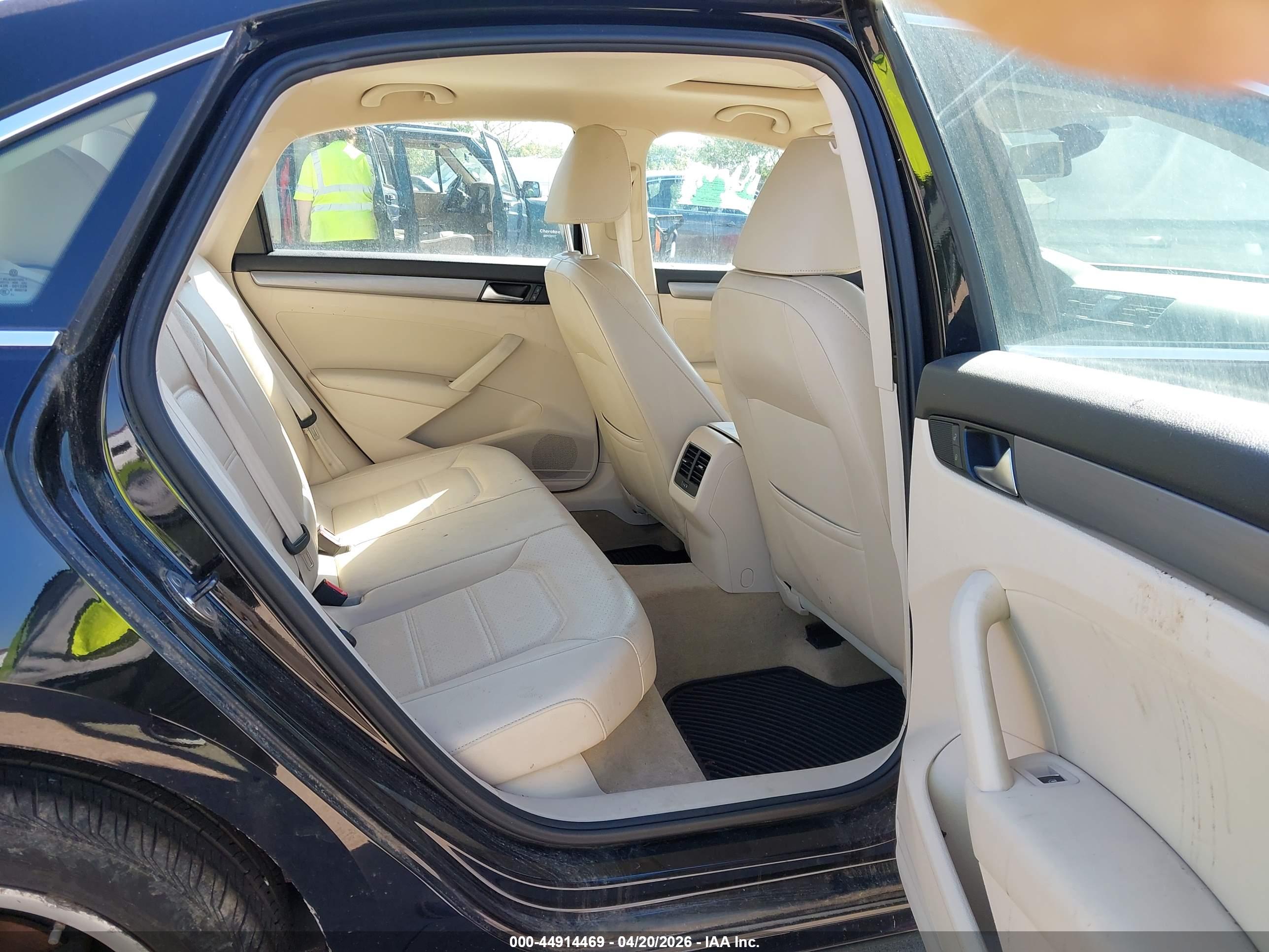 VOLKSWAGEN PASSAT image 8