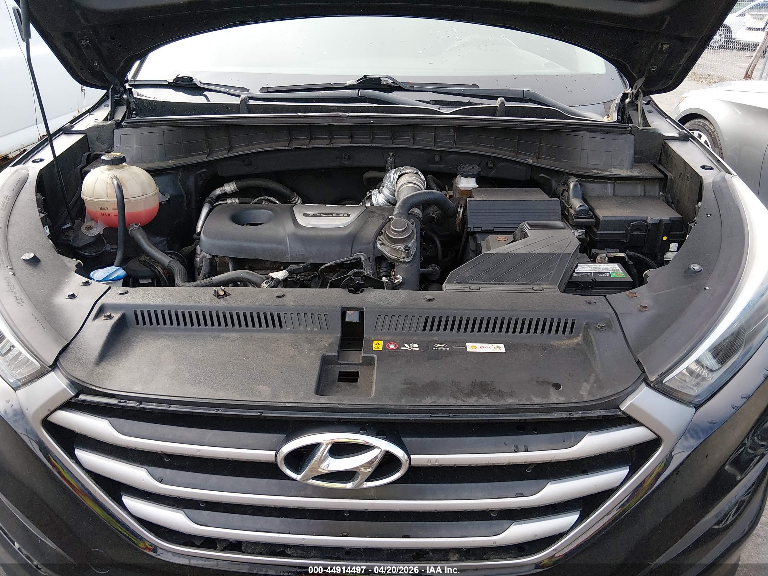 HYUNDAI TUCSON image 10