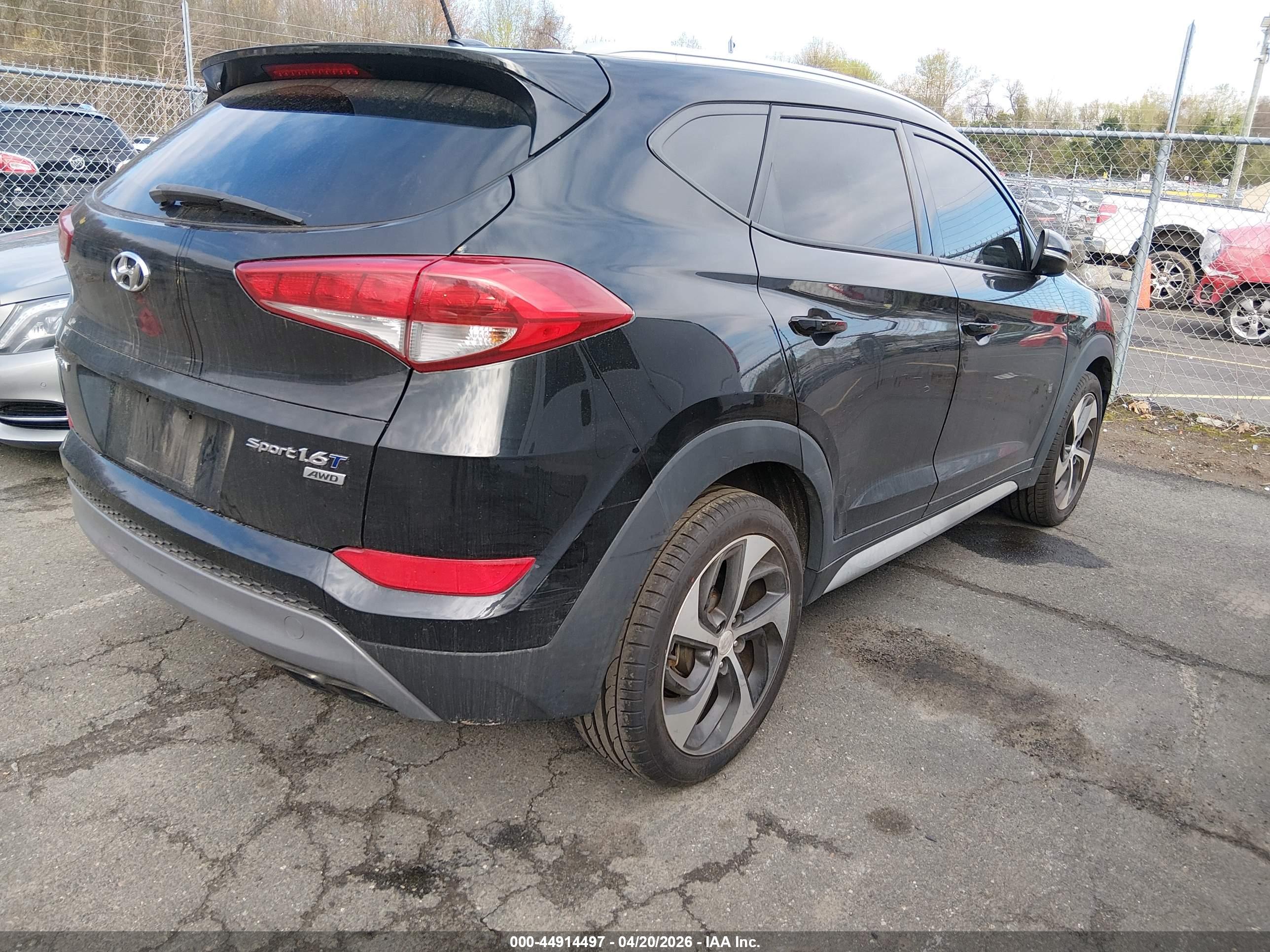 HYUNDAI TUCSON image 4