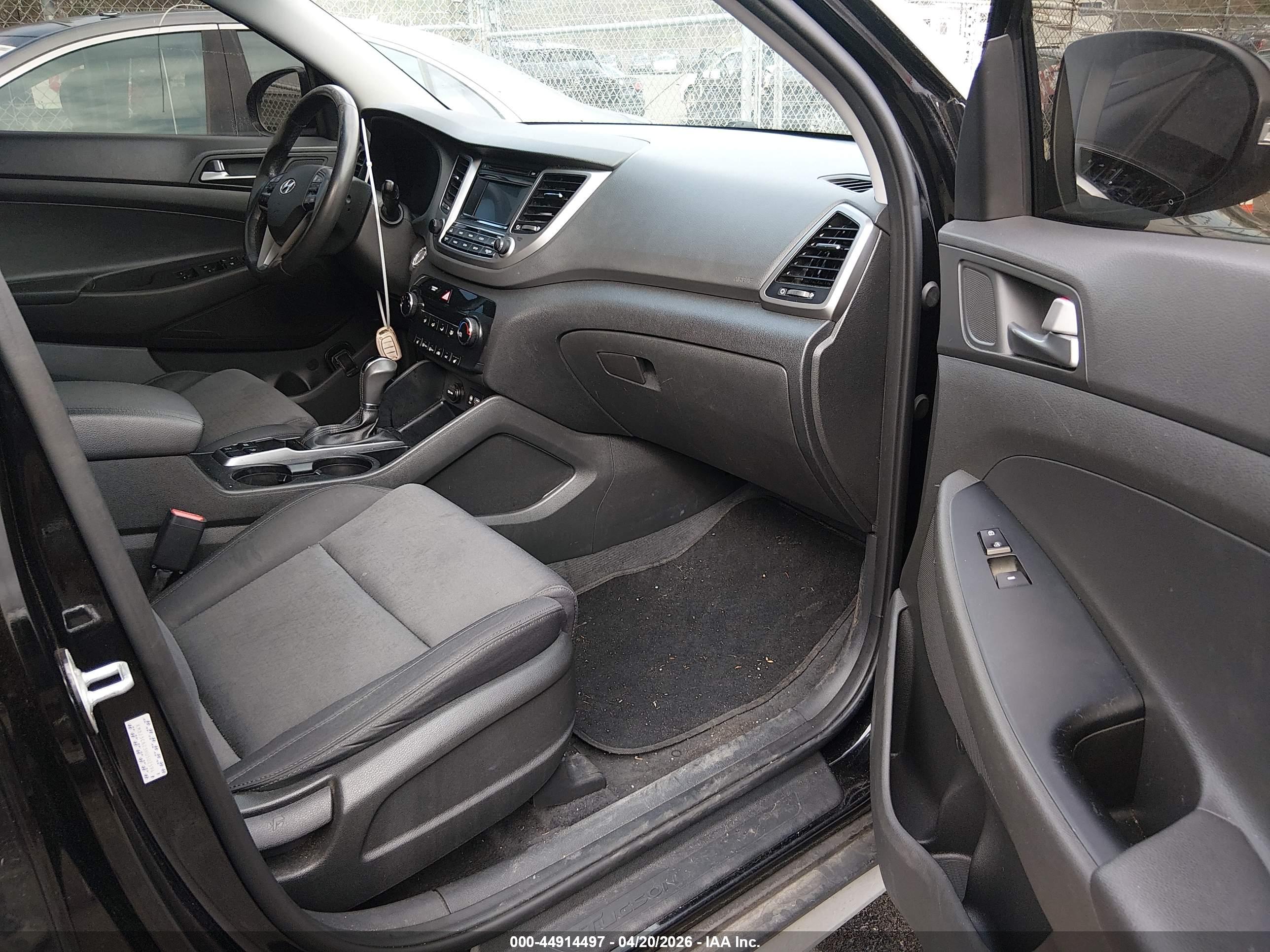 HYUNDAI TUCSON image 5