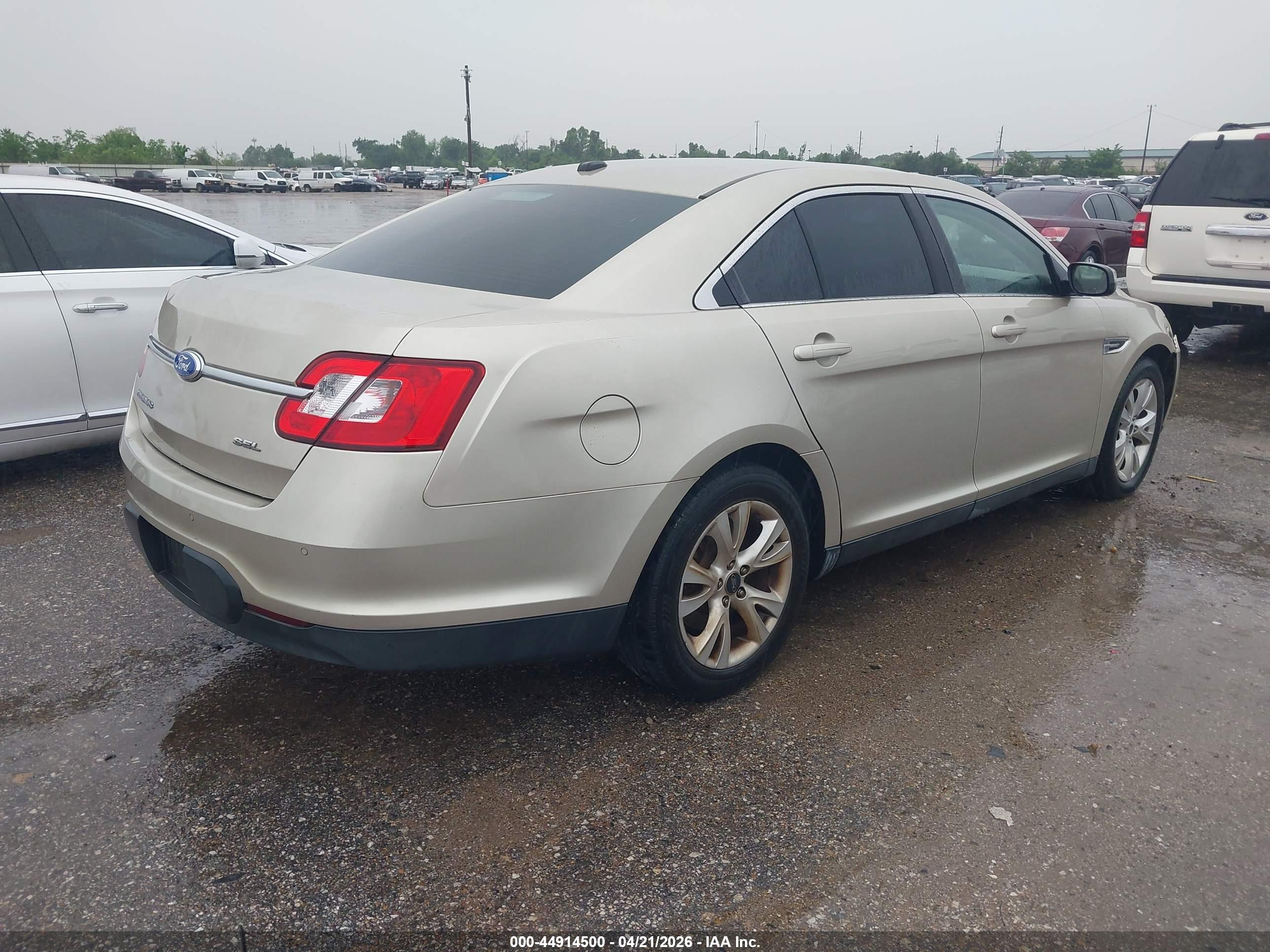 FORD TAURUS image 4