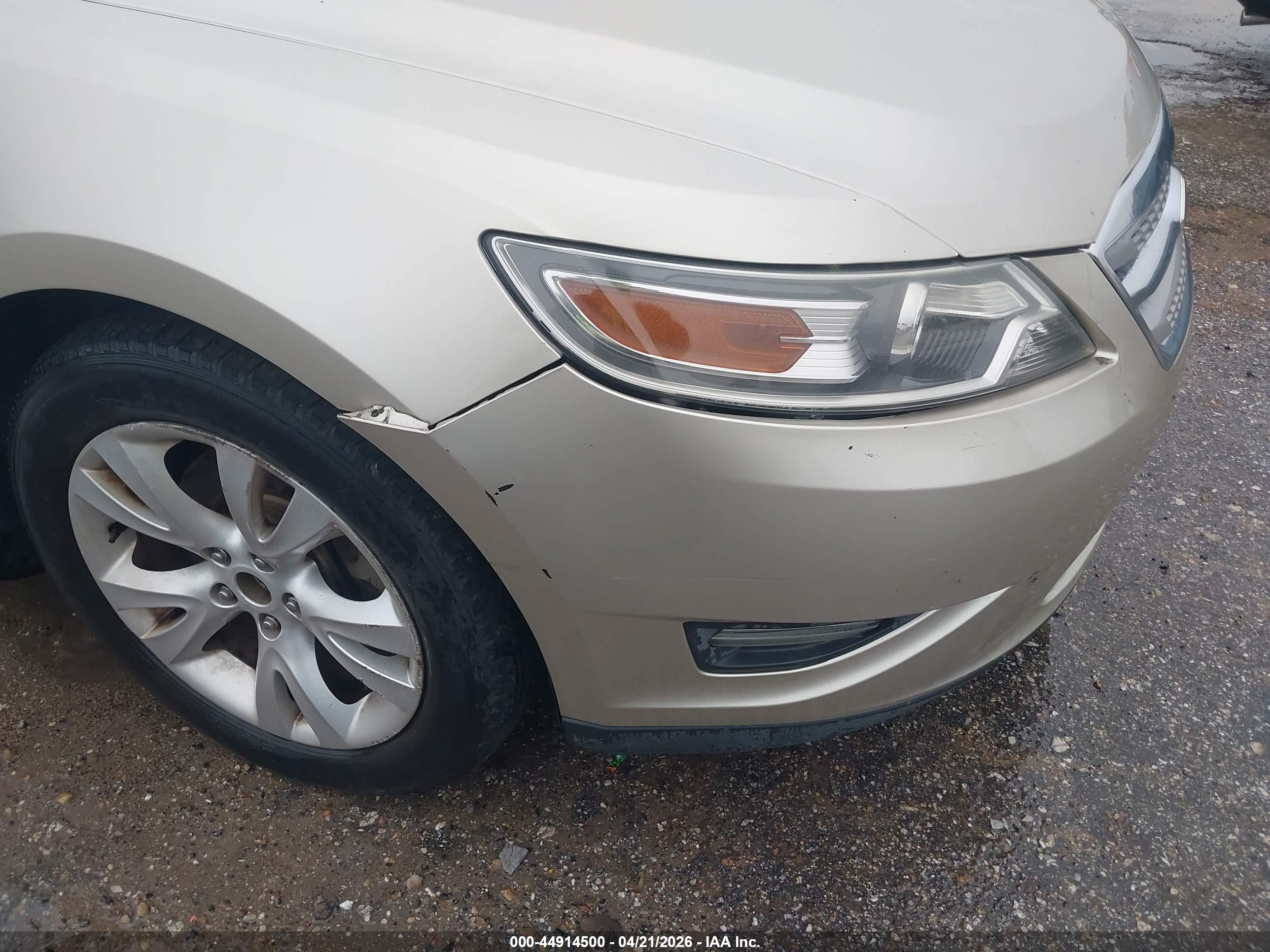 FORD TAURUS image 6