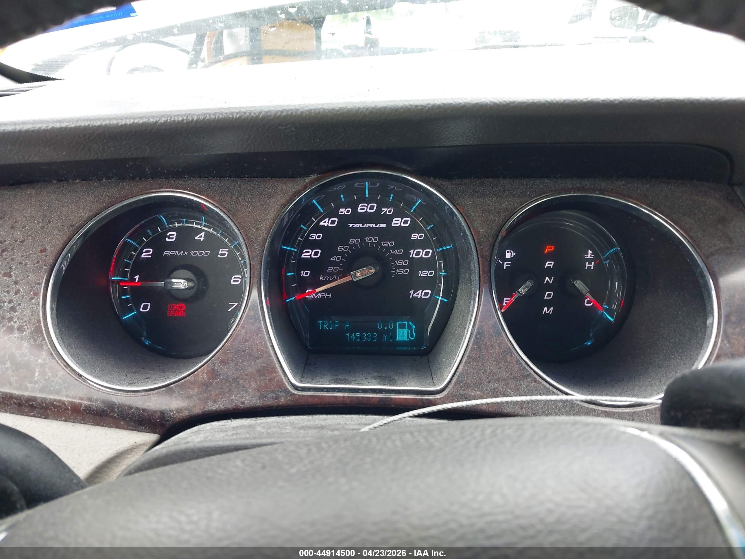 FORD TAURUS image 7