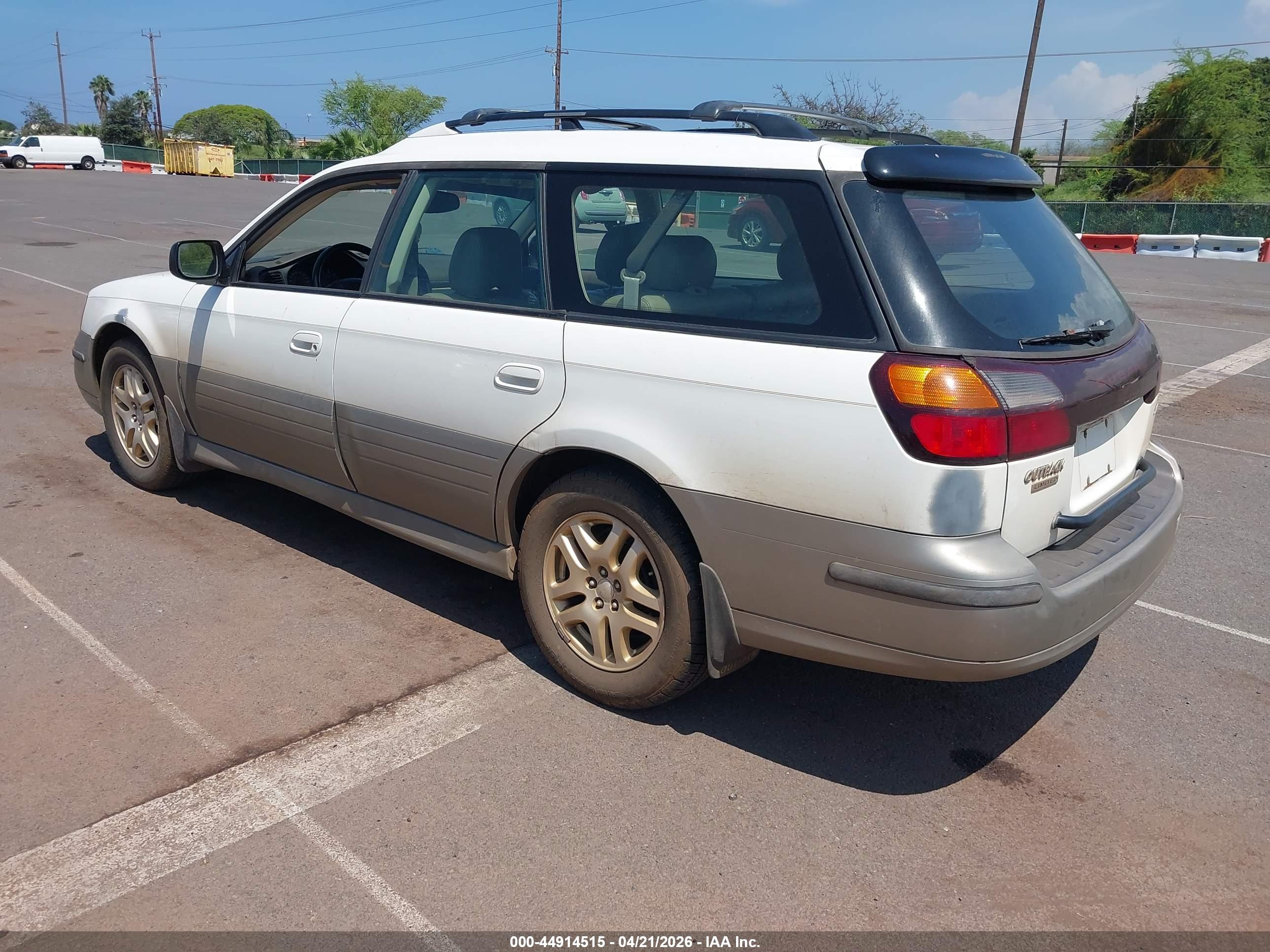 SUBARU OUTBACK image 3