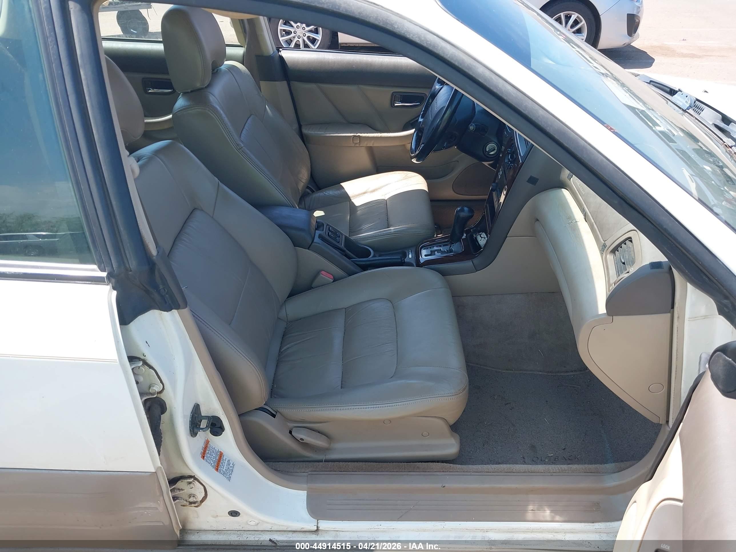 SUBARU OUTBACK image 5