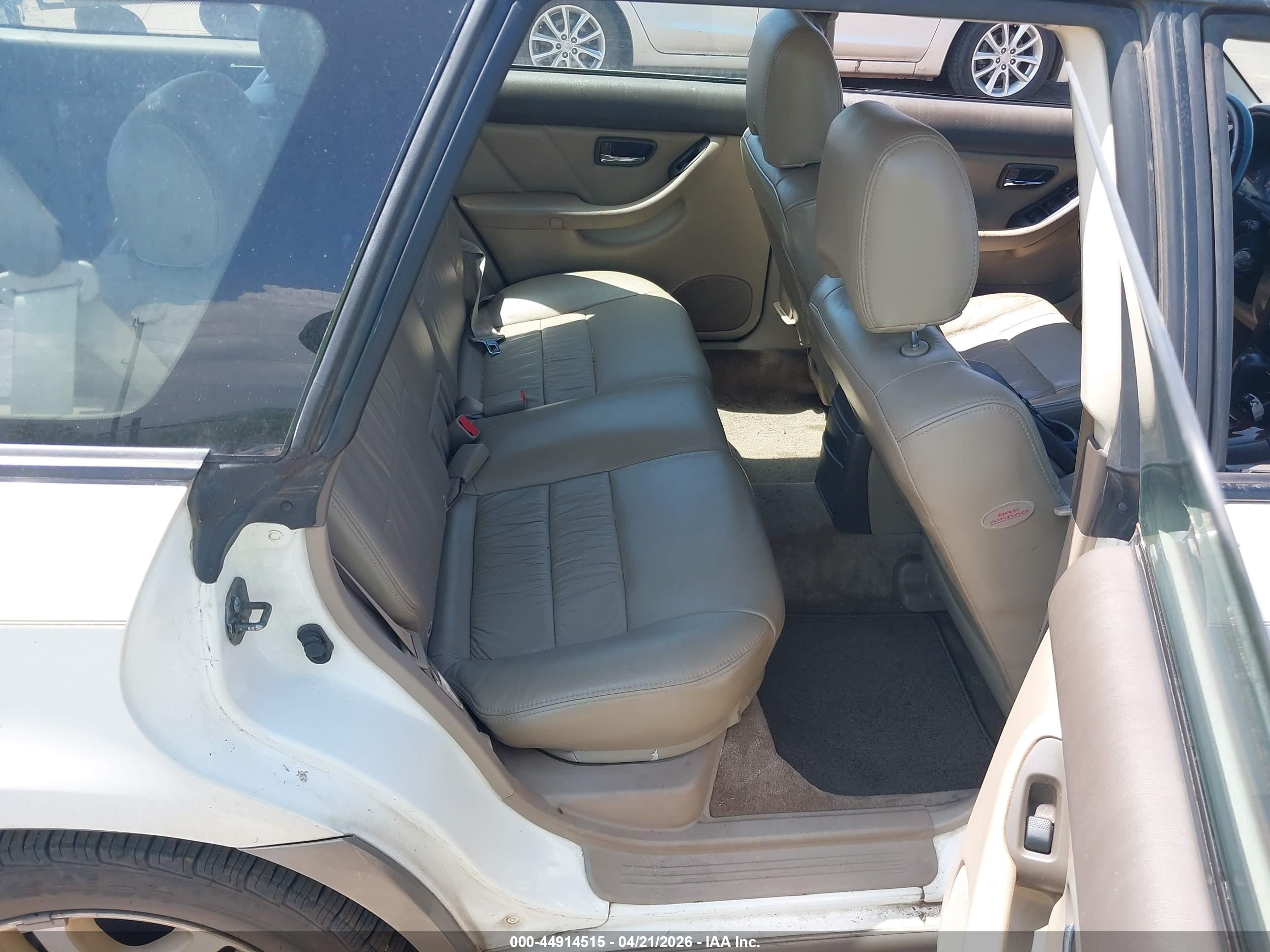 SUBARU OUTBACK image 8