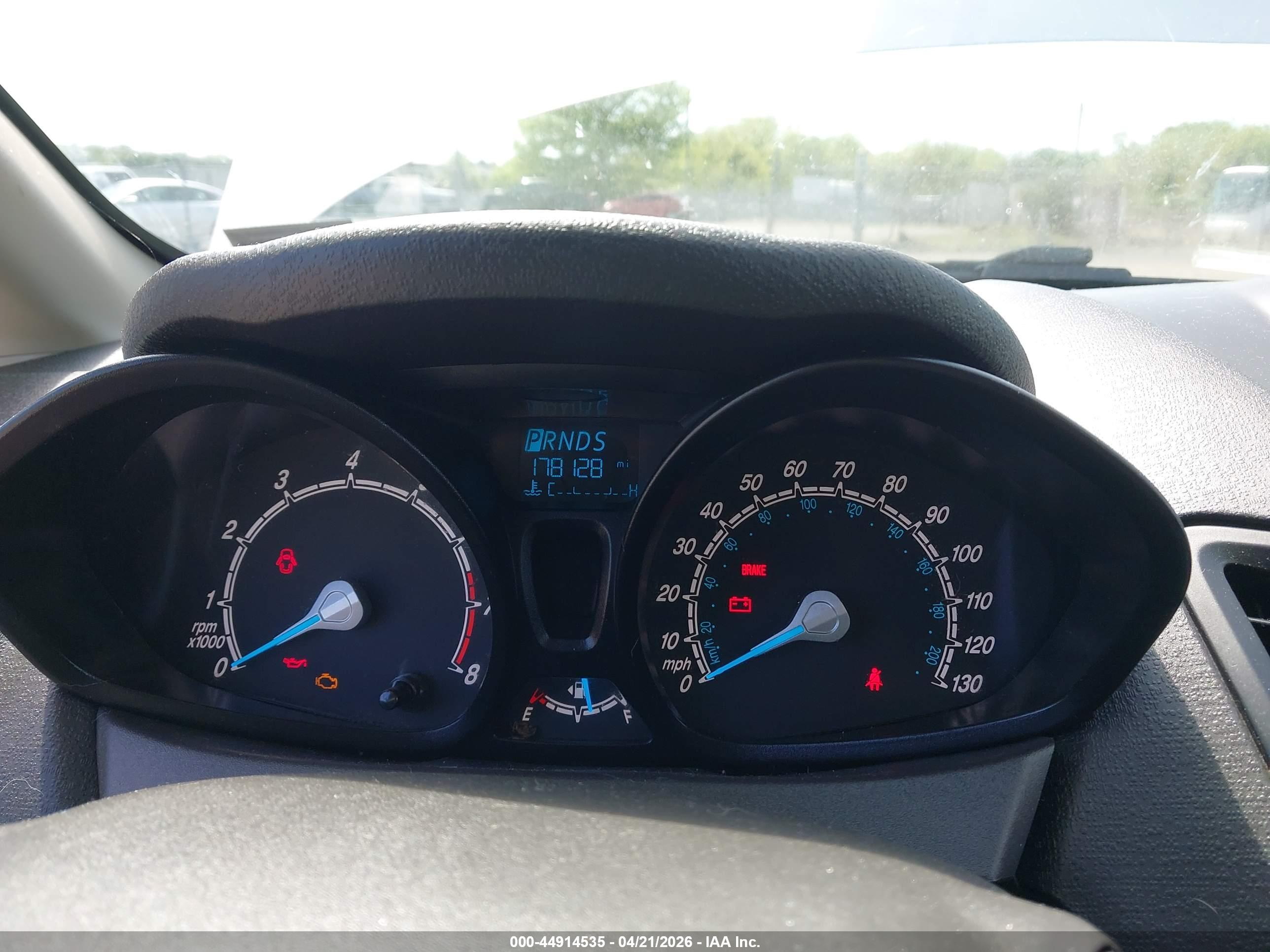 FORD FIESTA image 7