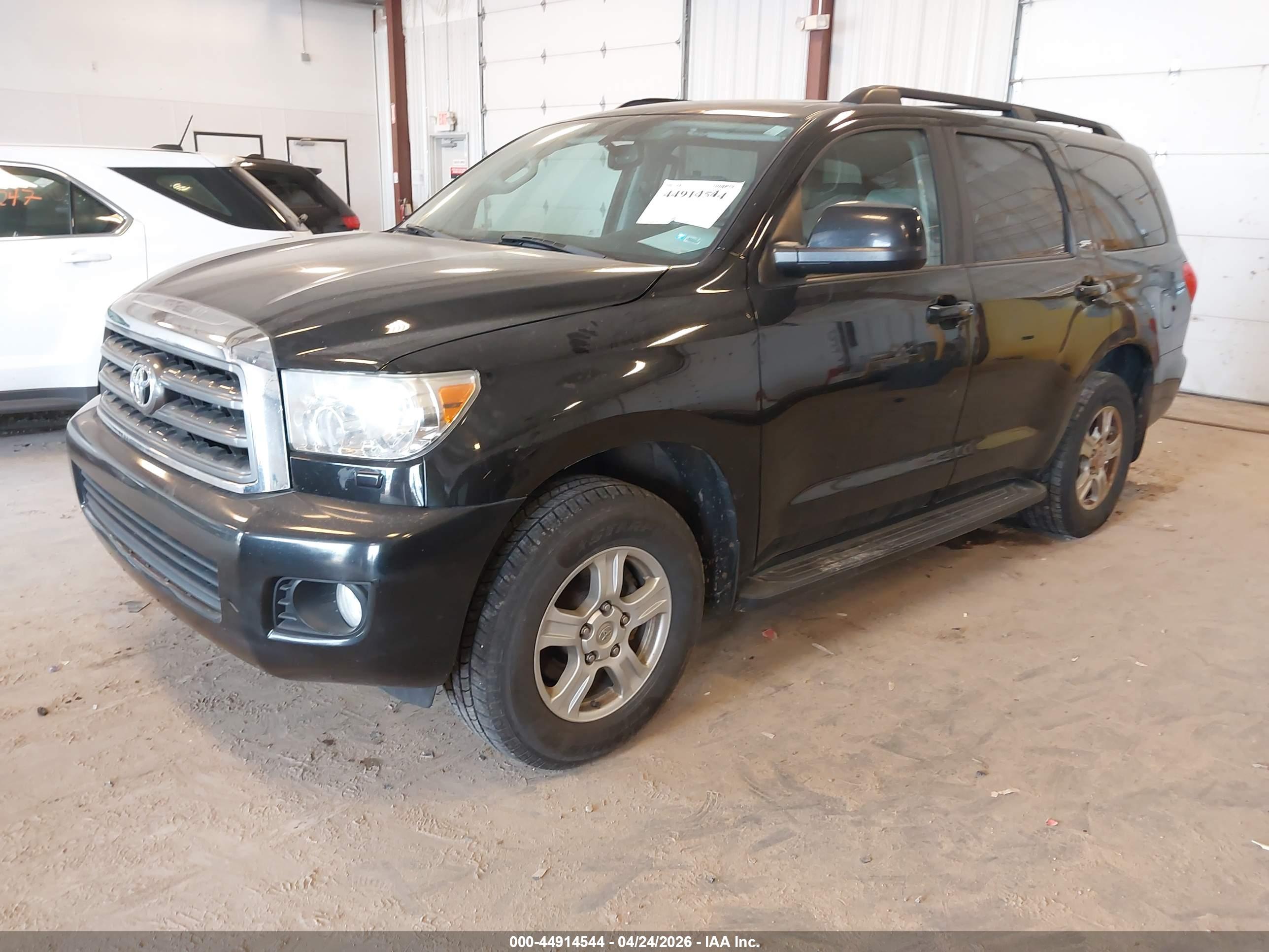 TOYOTA SEQUOIA image 2