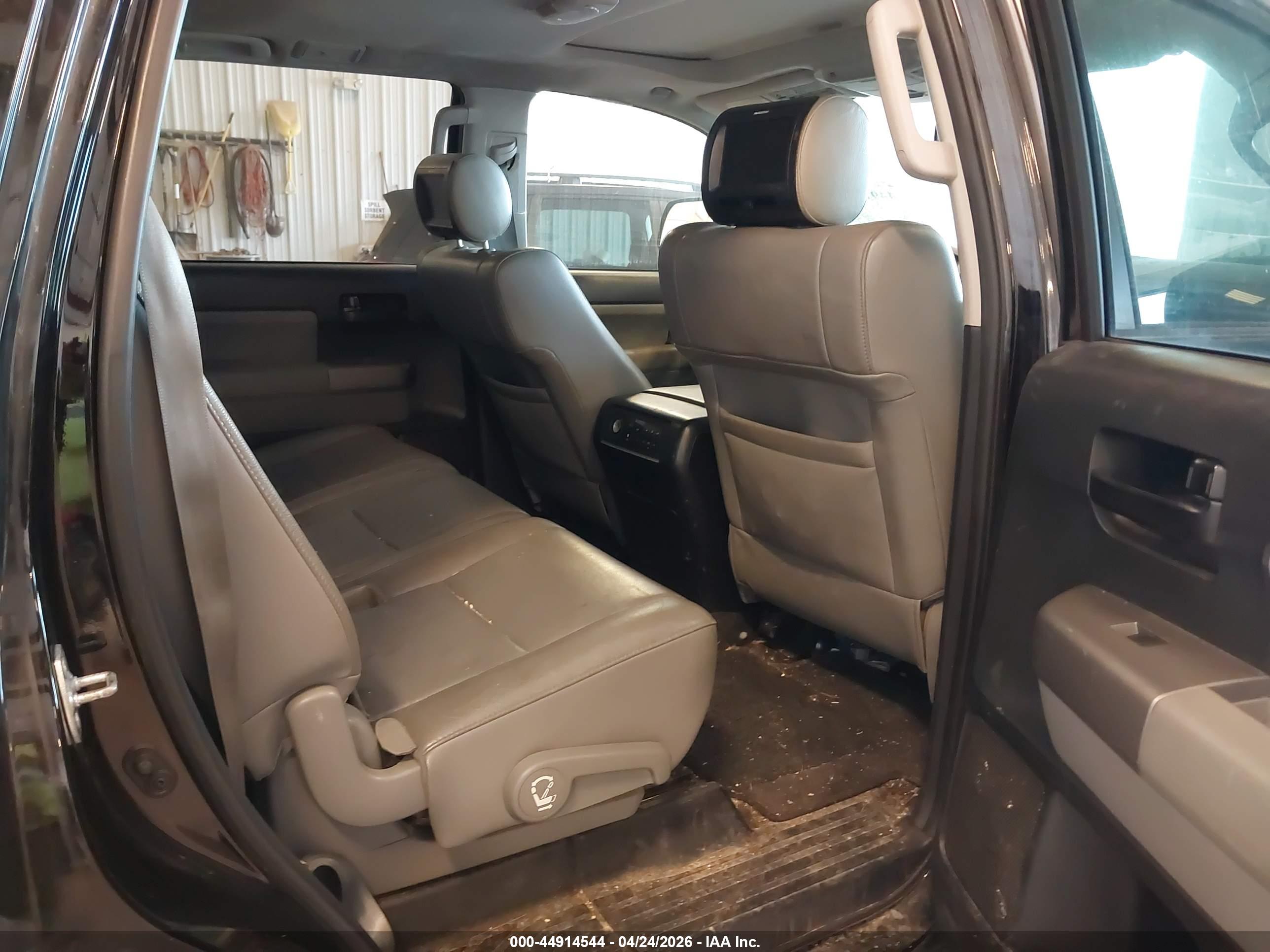 TOYOTA SEQUOIA image 8