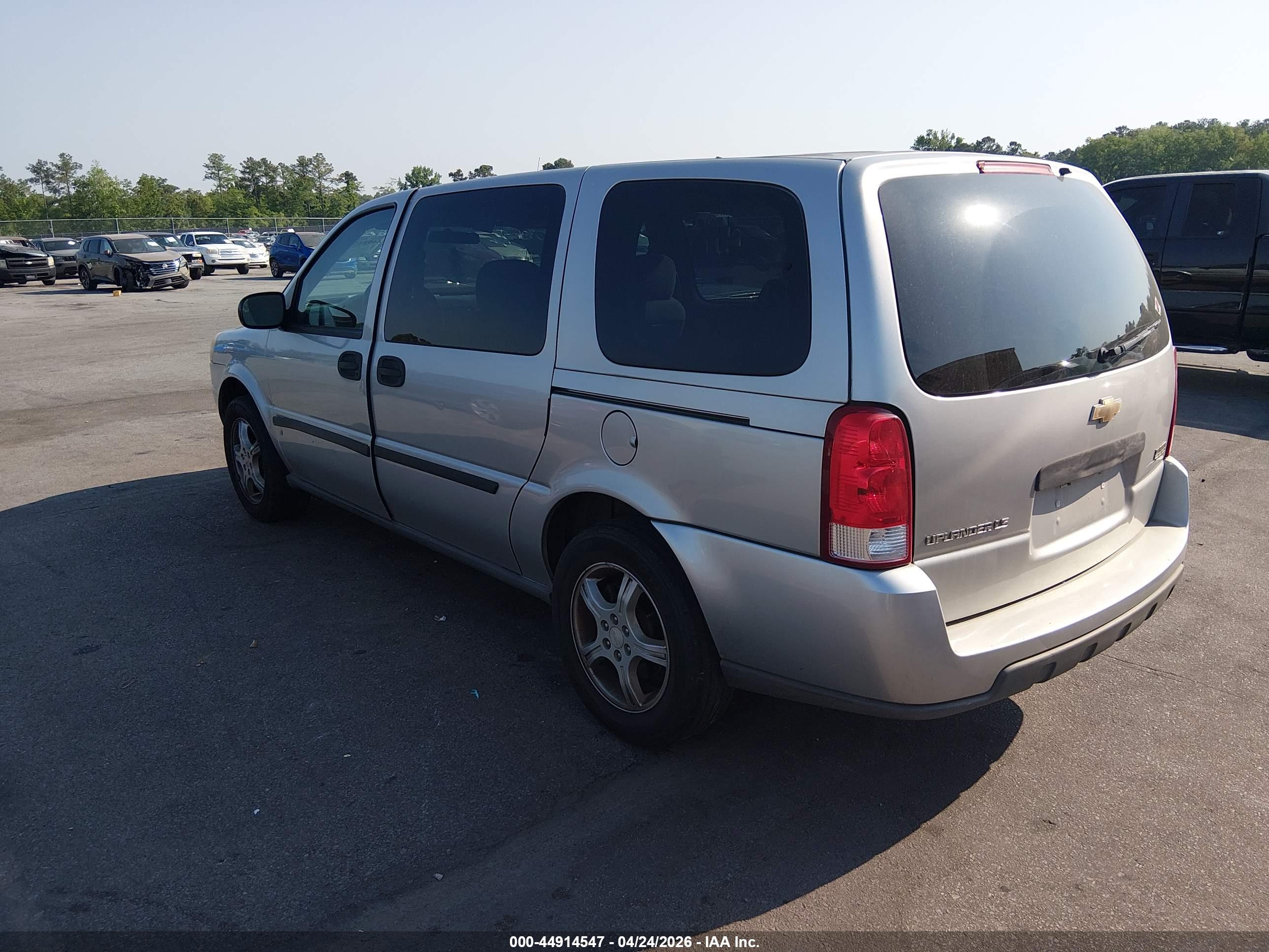CHEVROLET UPLANDER image 3