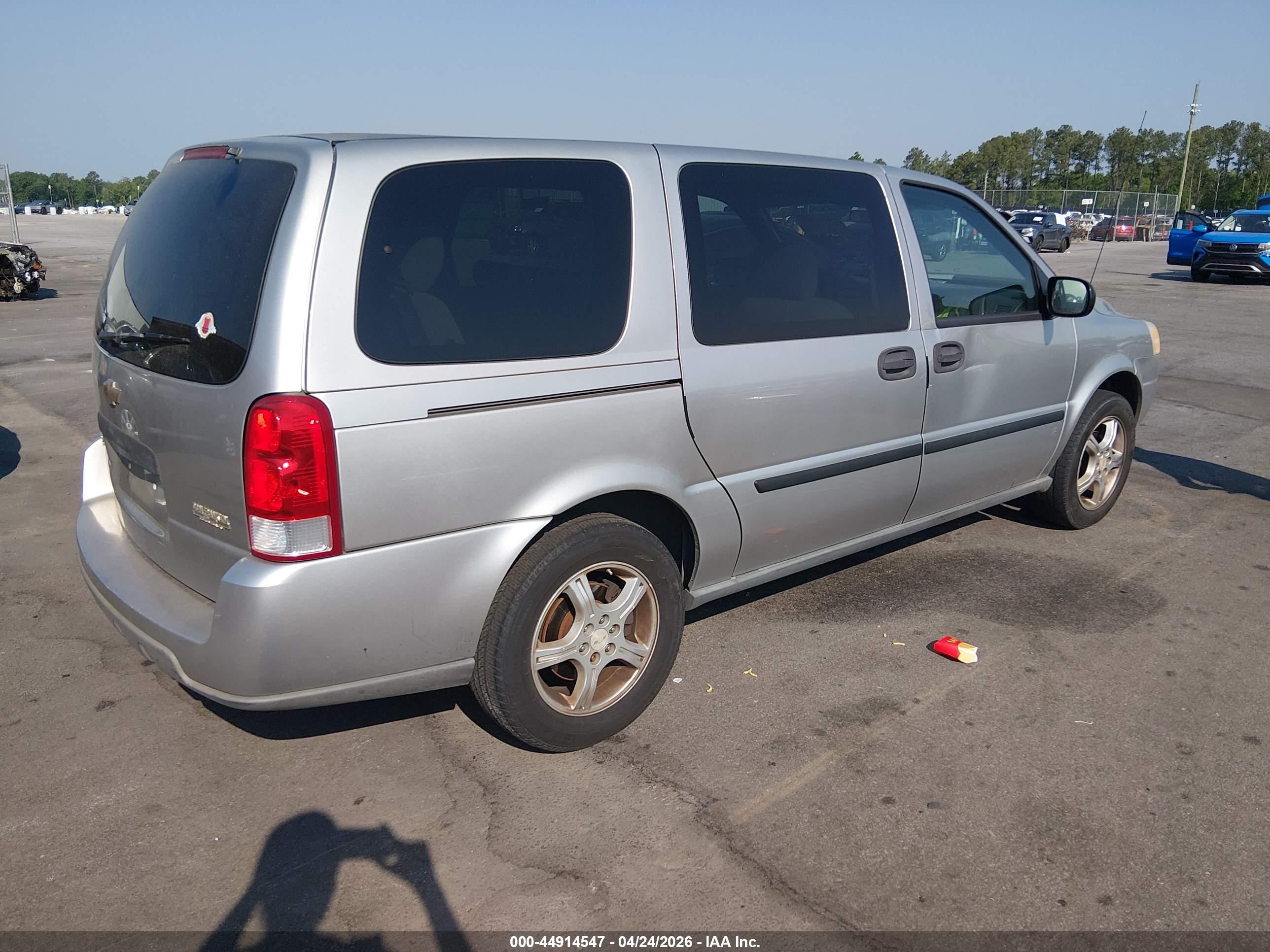 CHEVROLET UPLANDER image 4