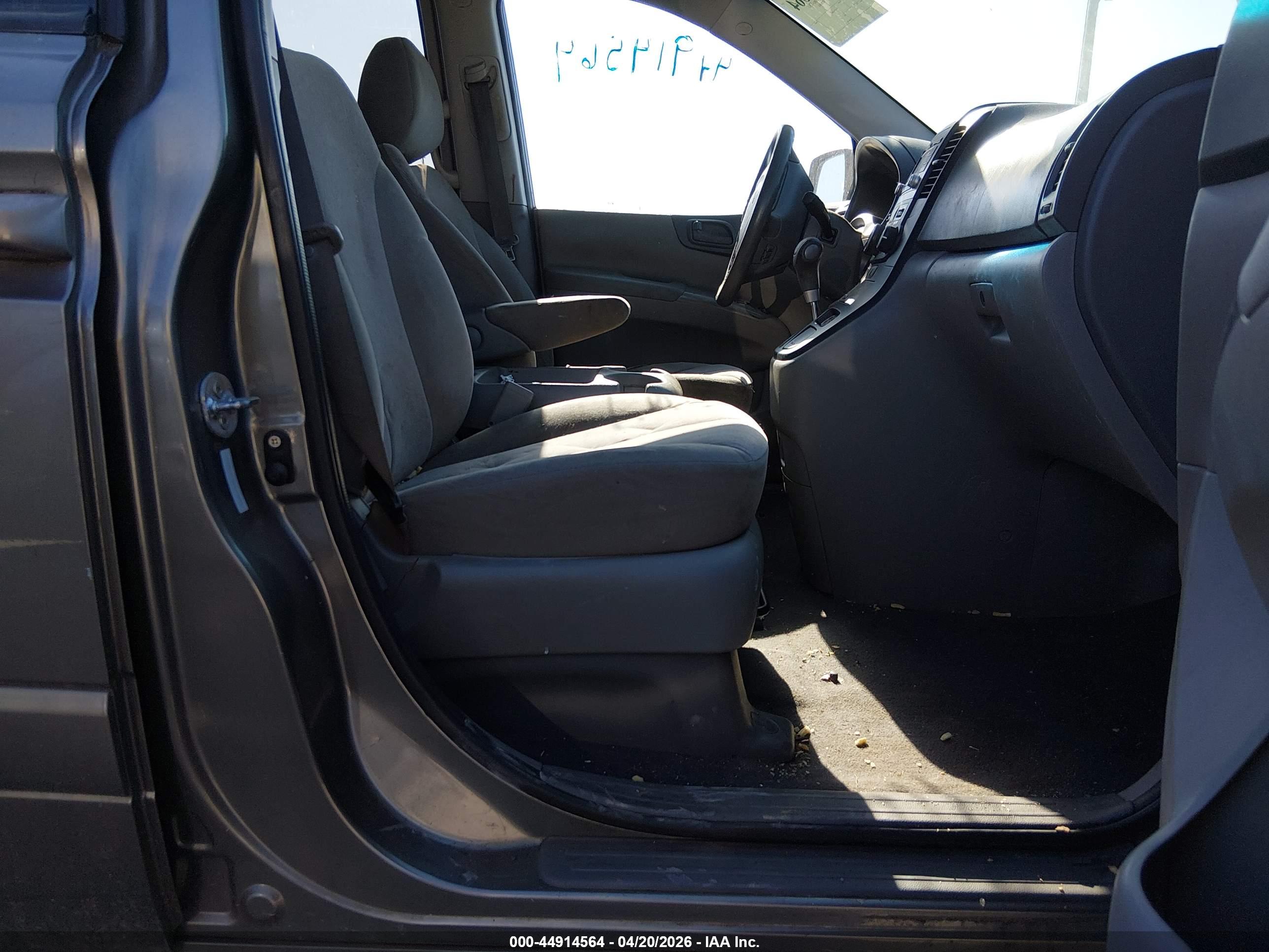 KIA SEDONA image 5