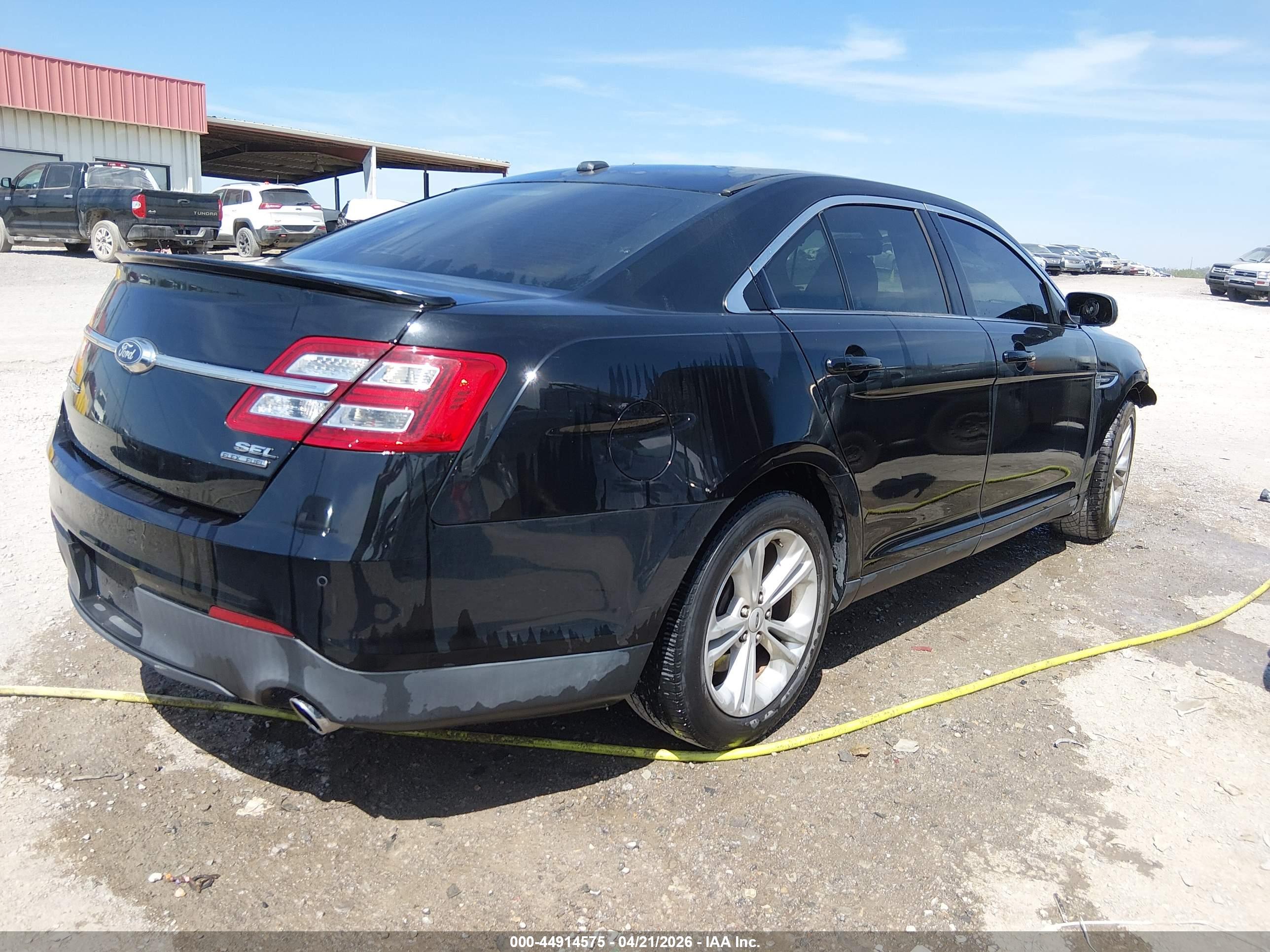 FORD TAURUS image 4