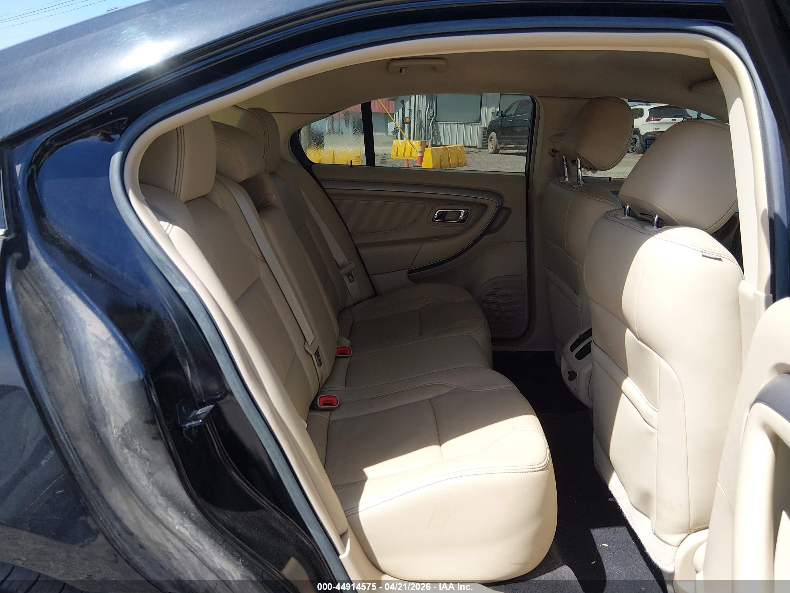 FORD TAURUS image 8