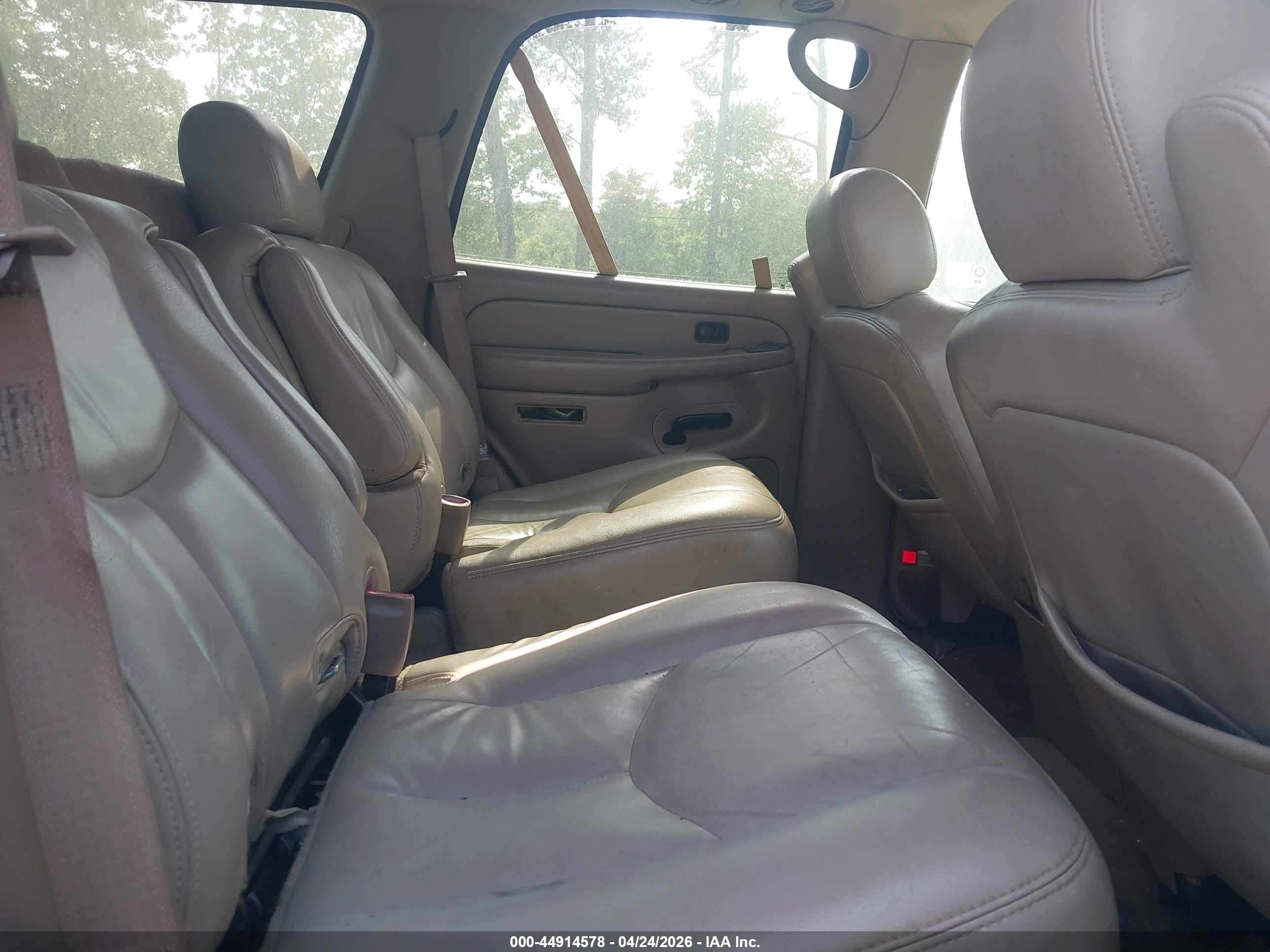 CHEVROLET TAHOE image 8