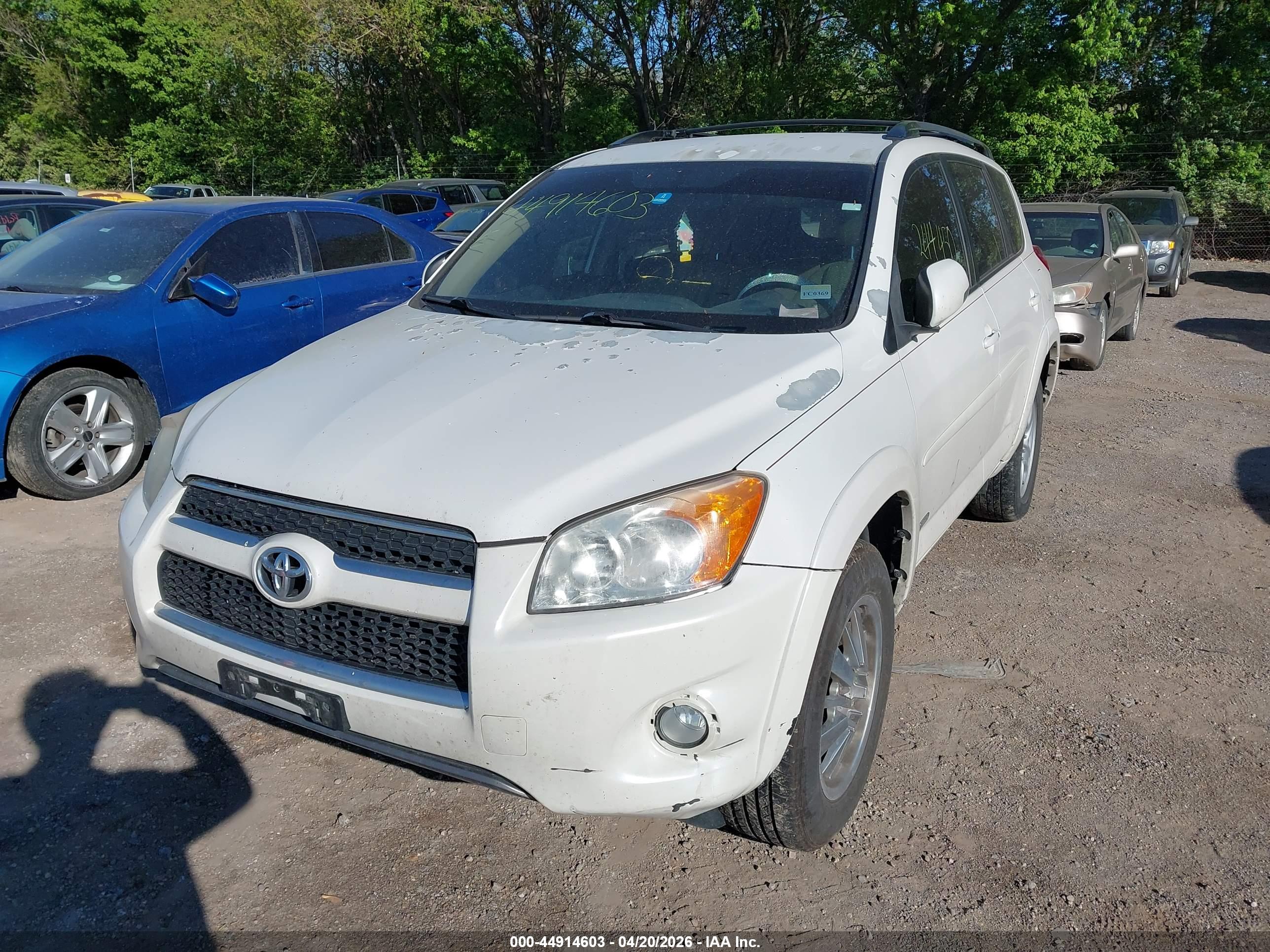 TOYOTA RAV4 image 6