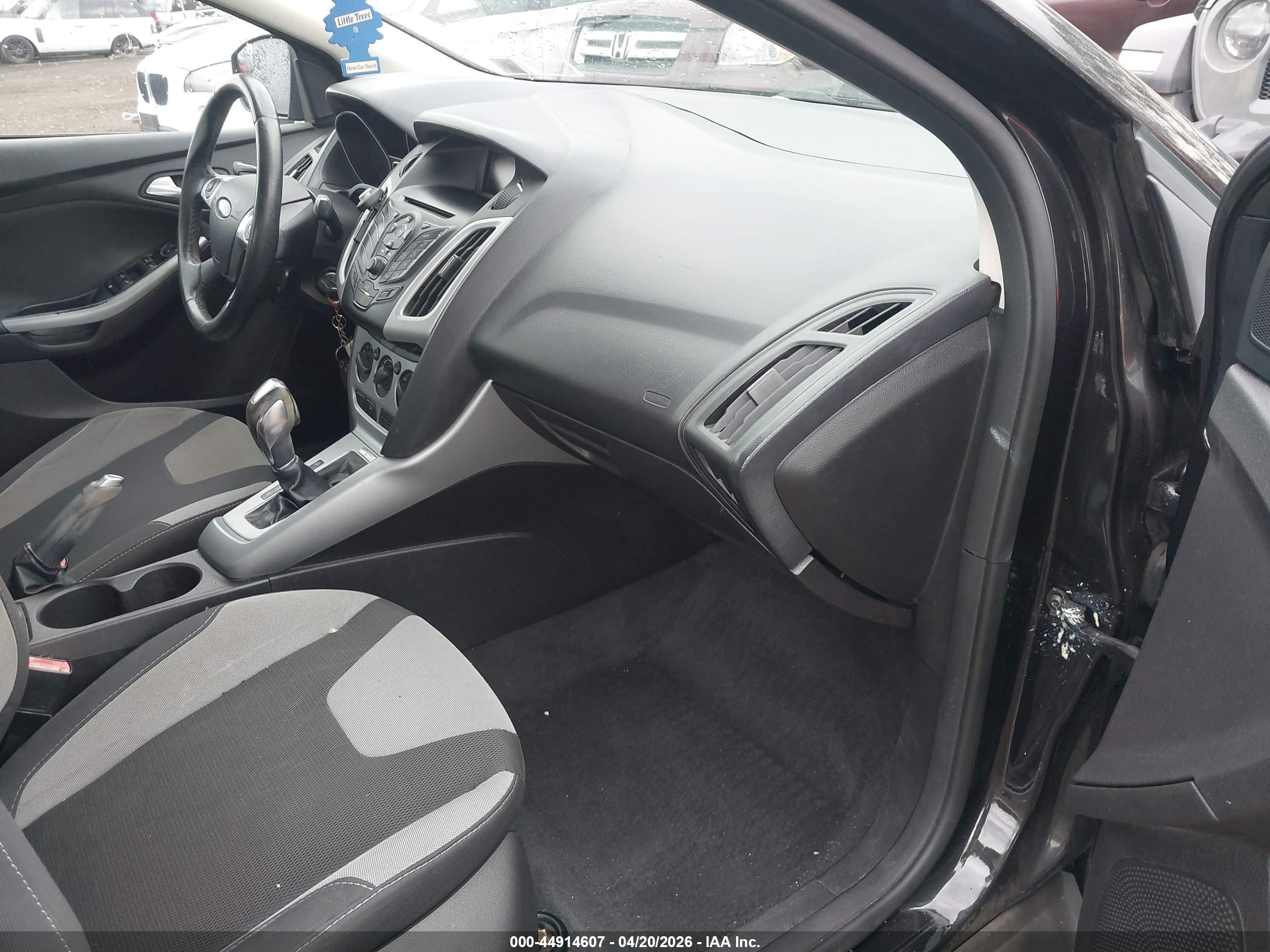 FORD FOCUS image 5