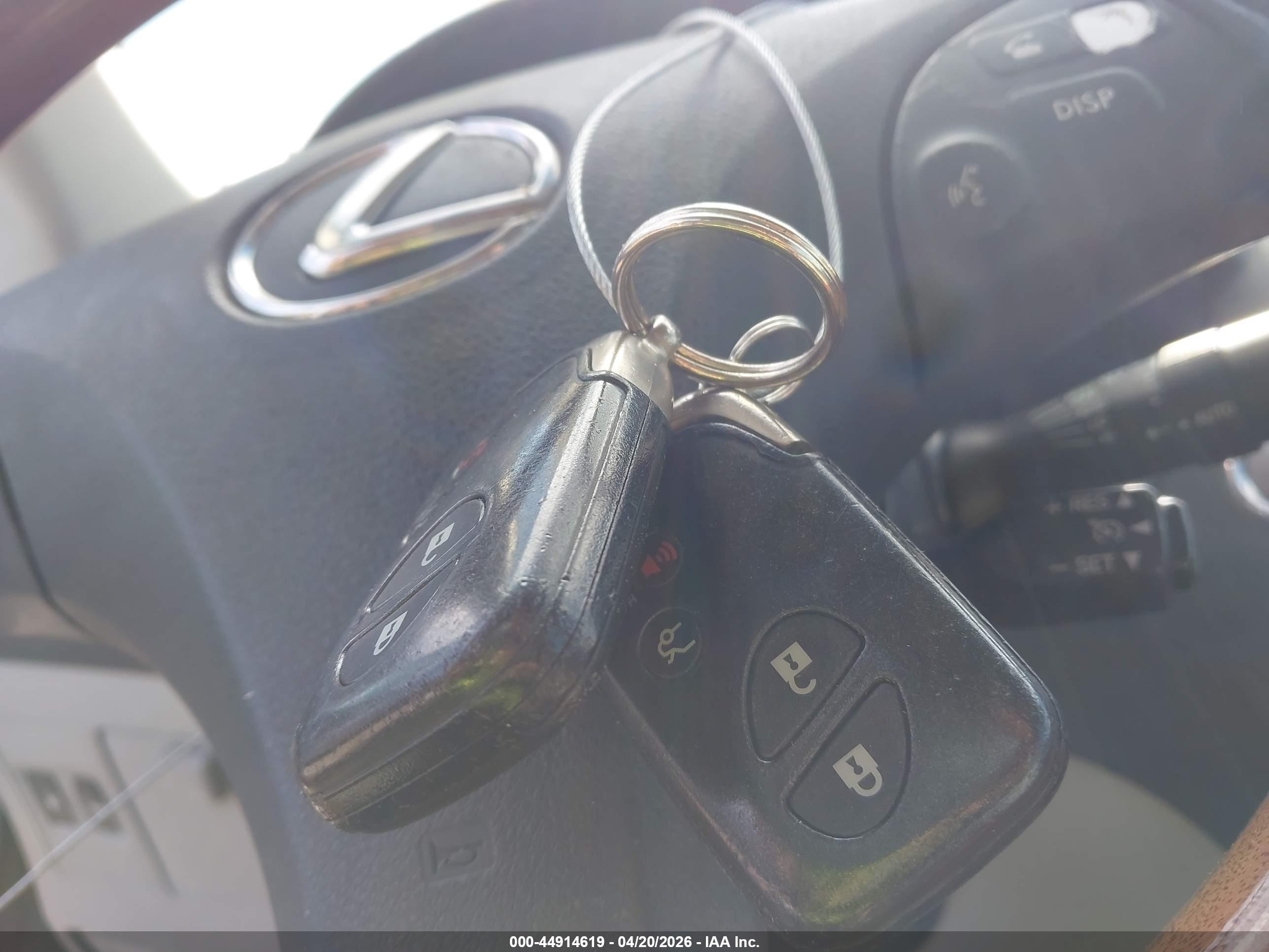 LEXUS ES image 11