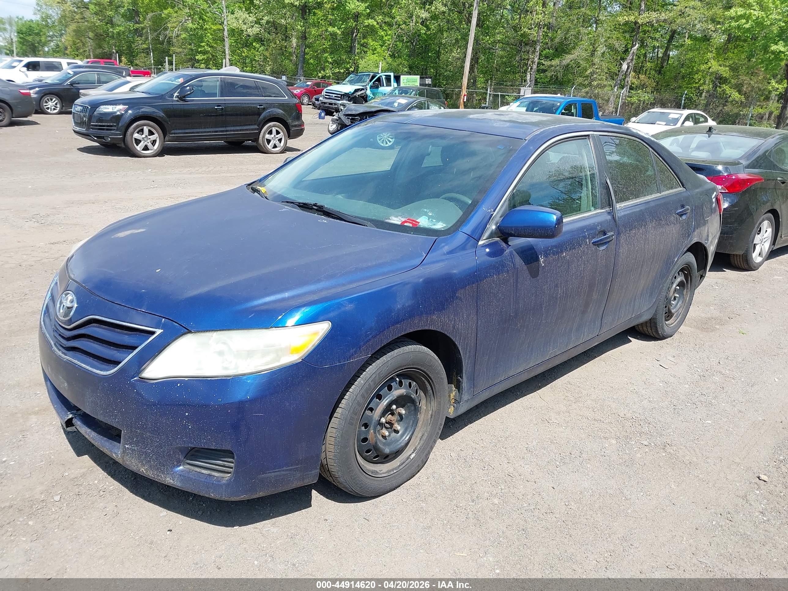 TOYOTA CAMRY image 2