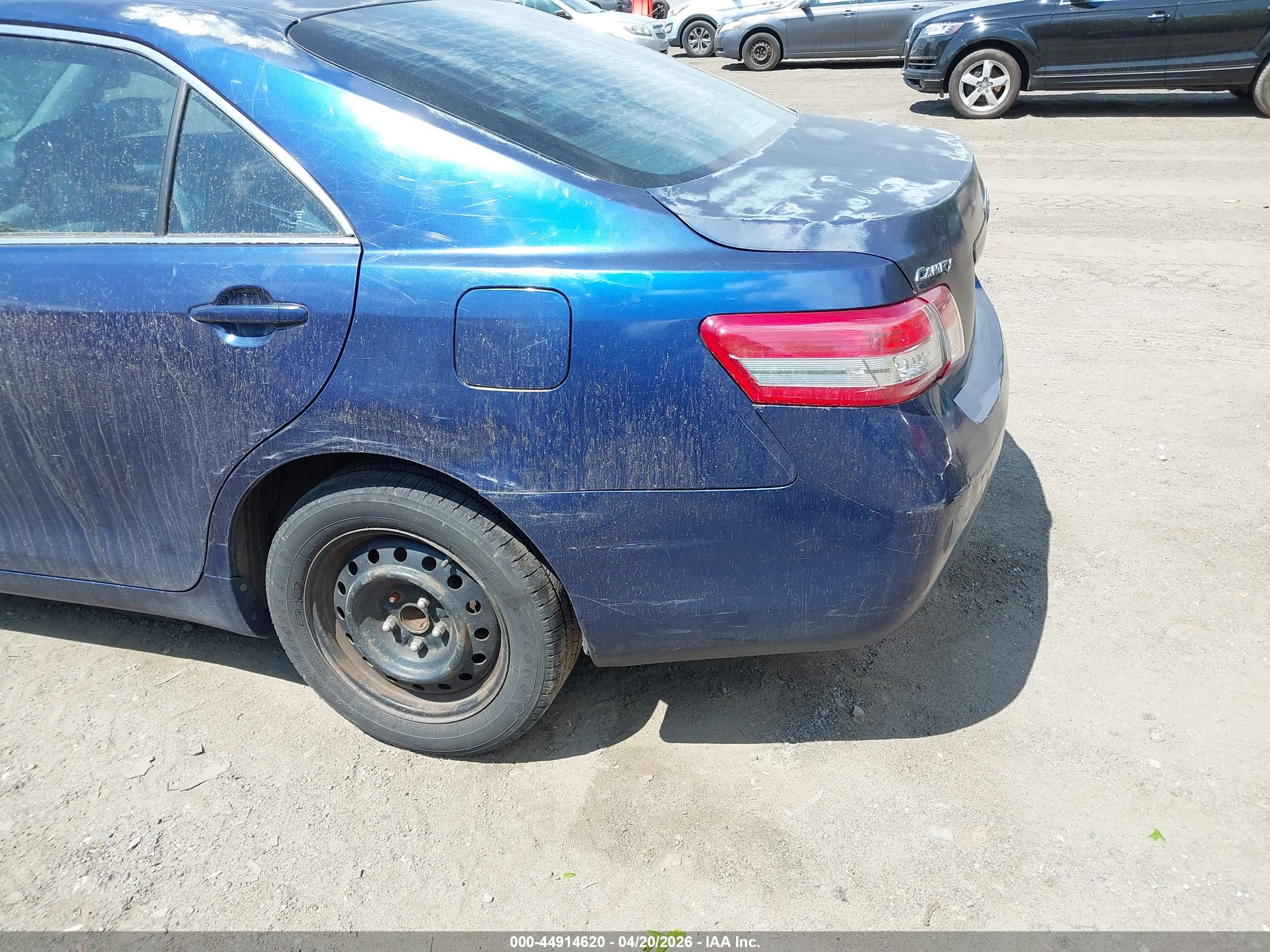 TOYOTA CAMRY image 6