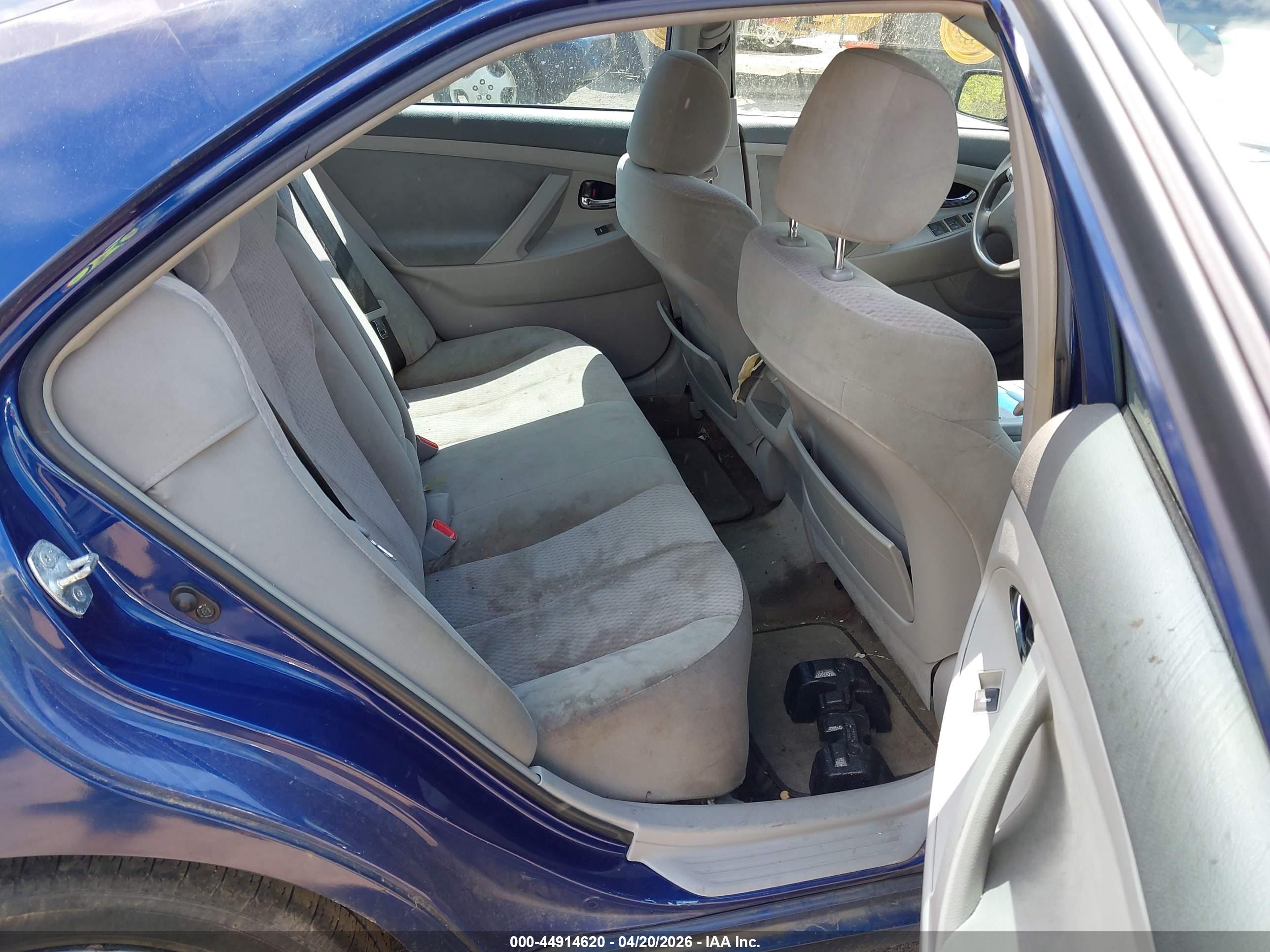 TOYOTA CAMRY image 8