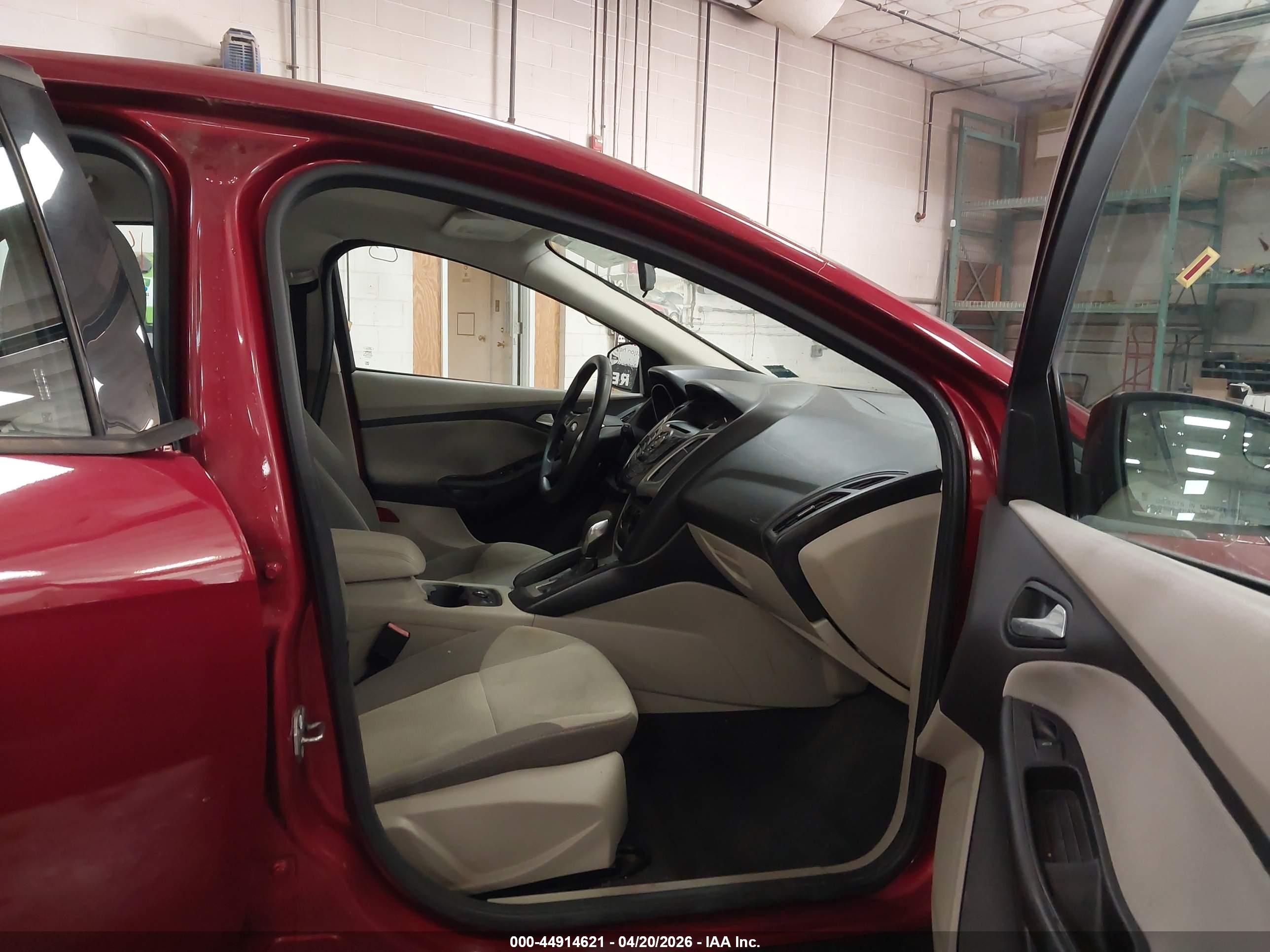 FORD FOCUS image 5