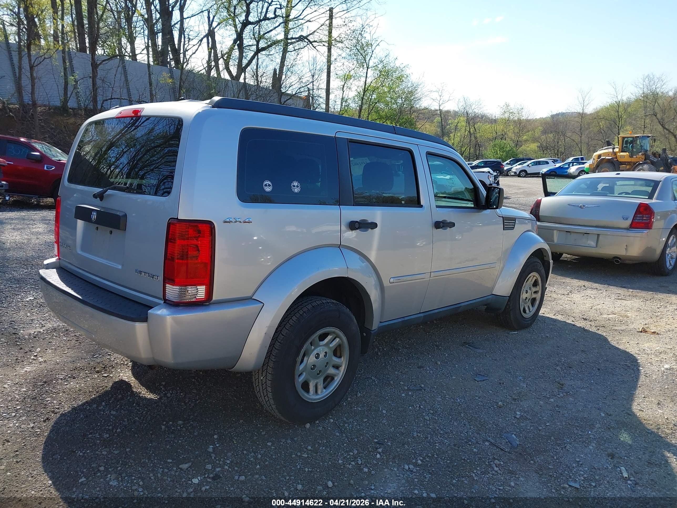 DODGE NITRO image 4