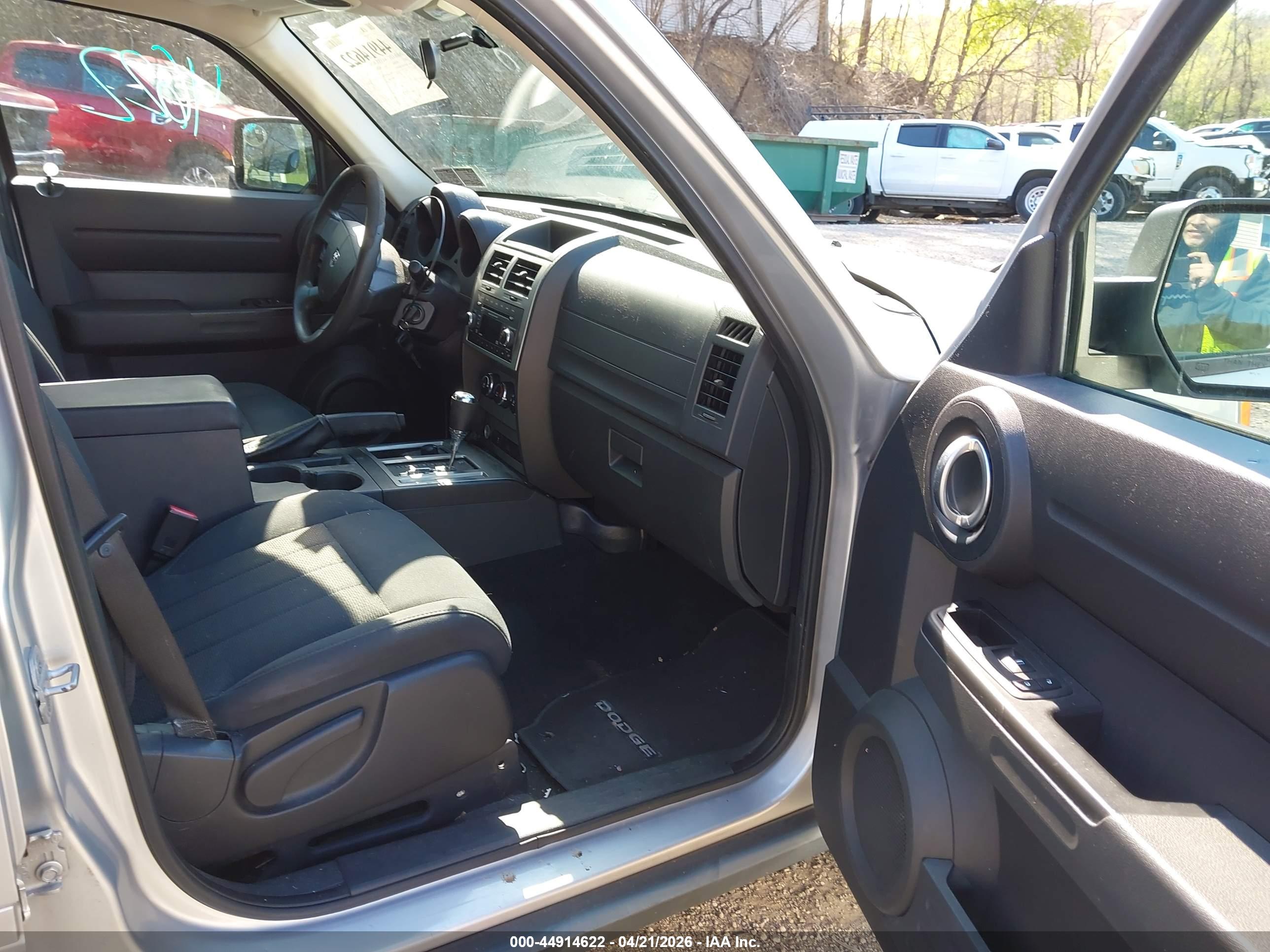 DODGE NITRO image 5