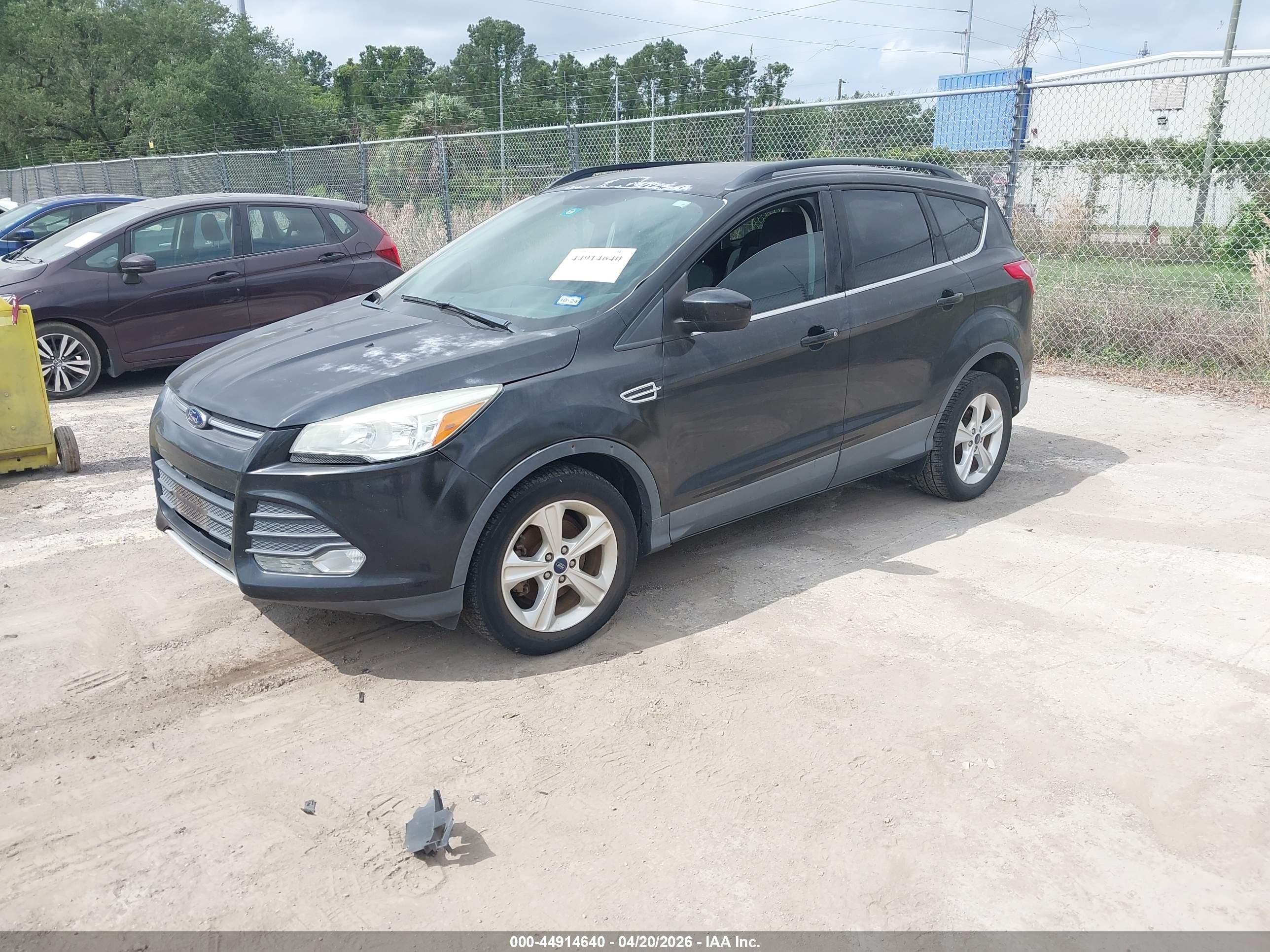 FORD ESCAPE image 2