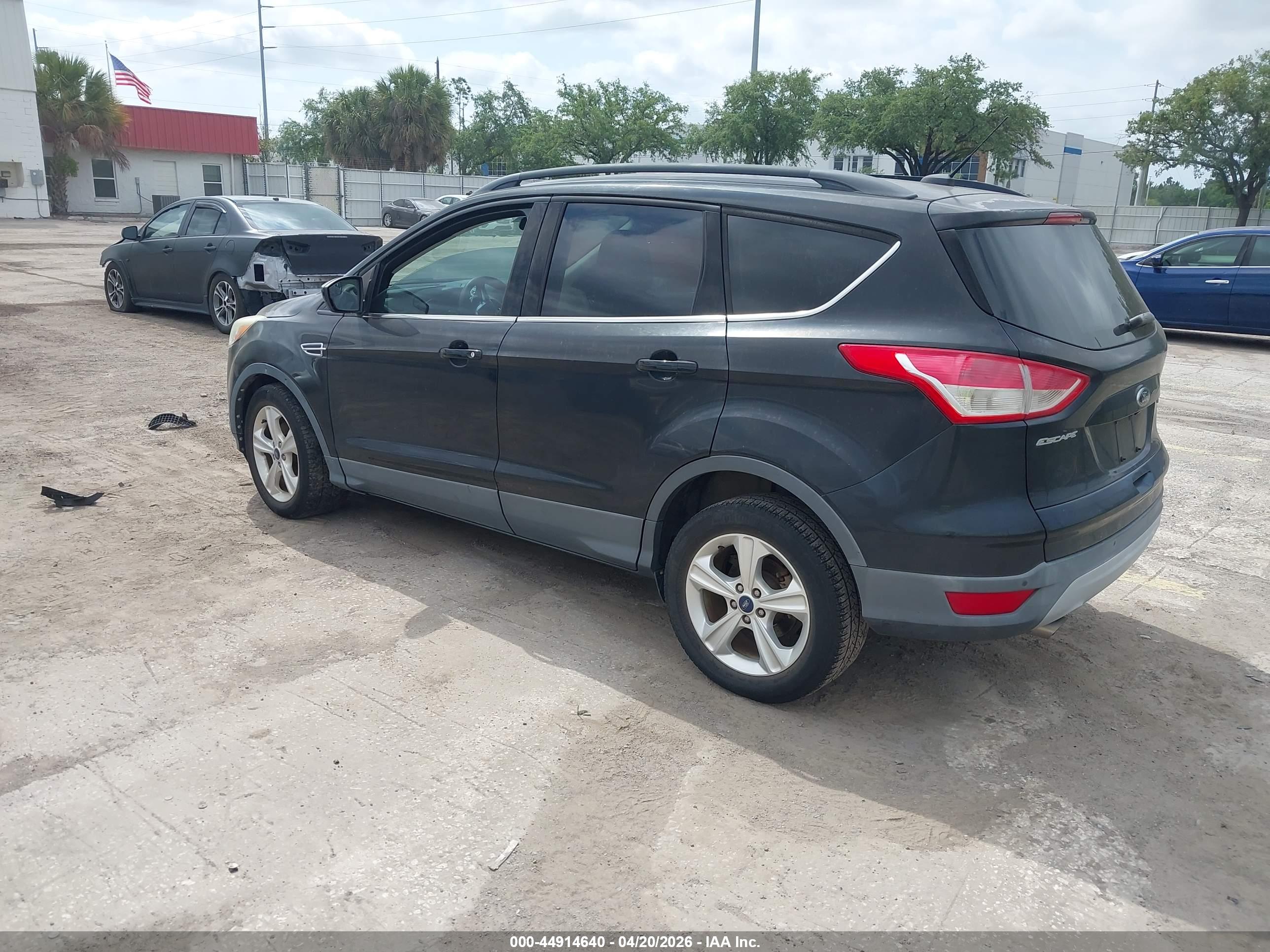 FORD ESCAPE image 3