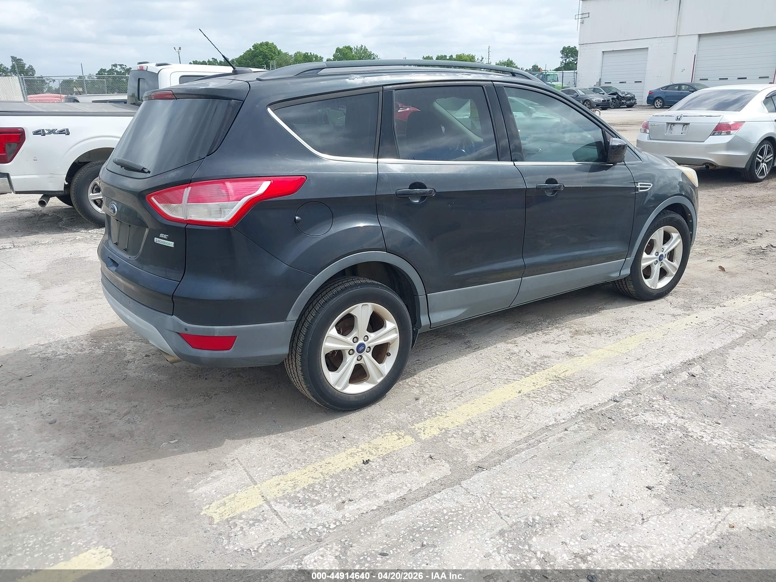 FORD ESCAPE image 4