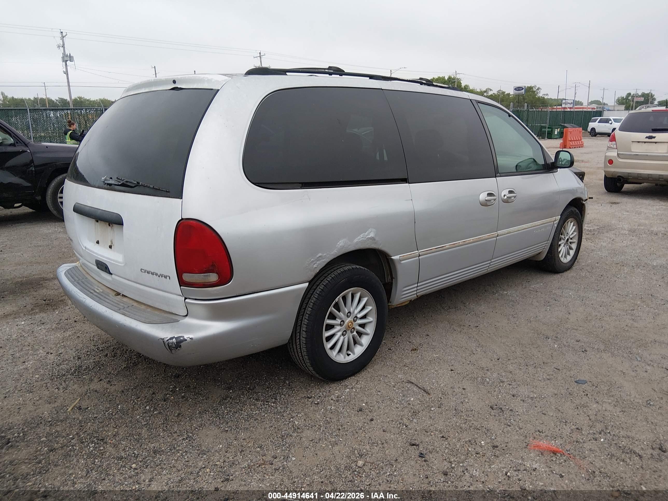 CHRYSLER TOWN image 4