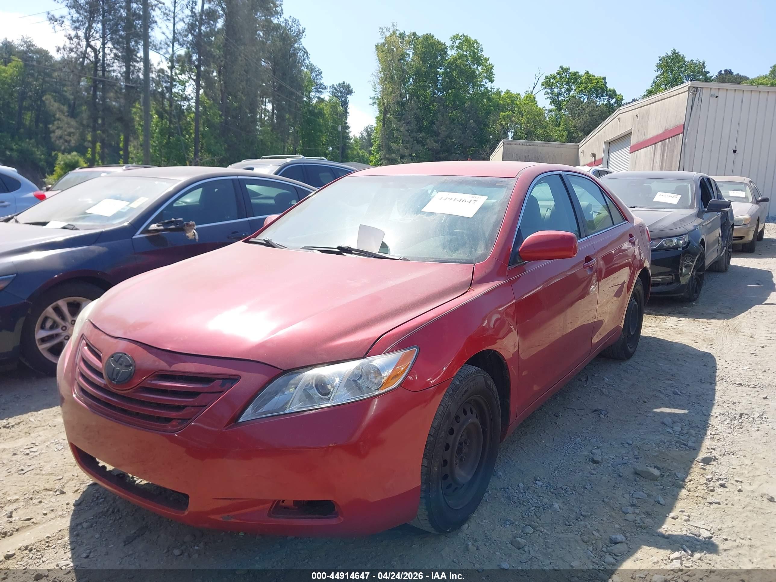 TOYOTA CAMRY image 2