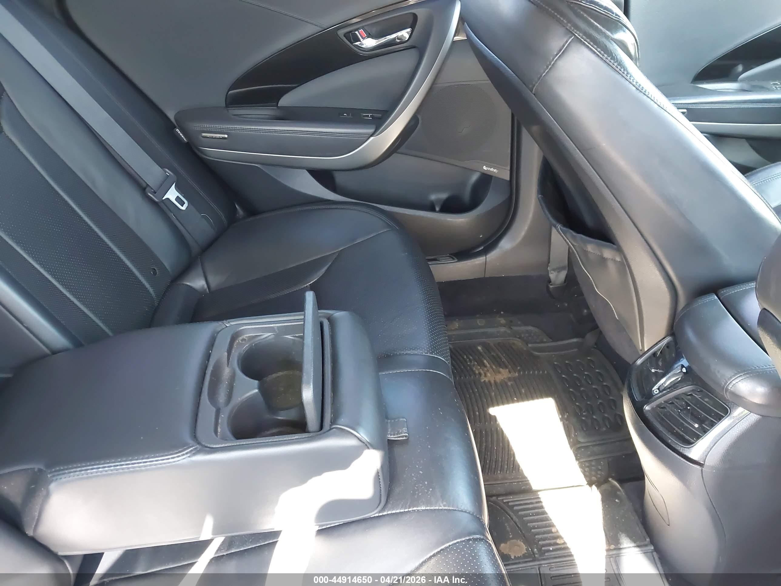 HYUNDAI AZERA image 8