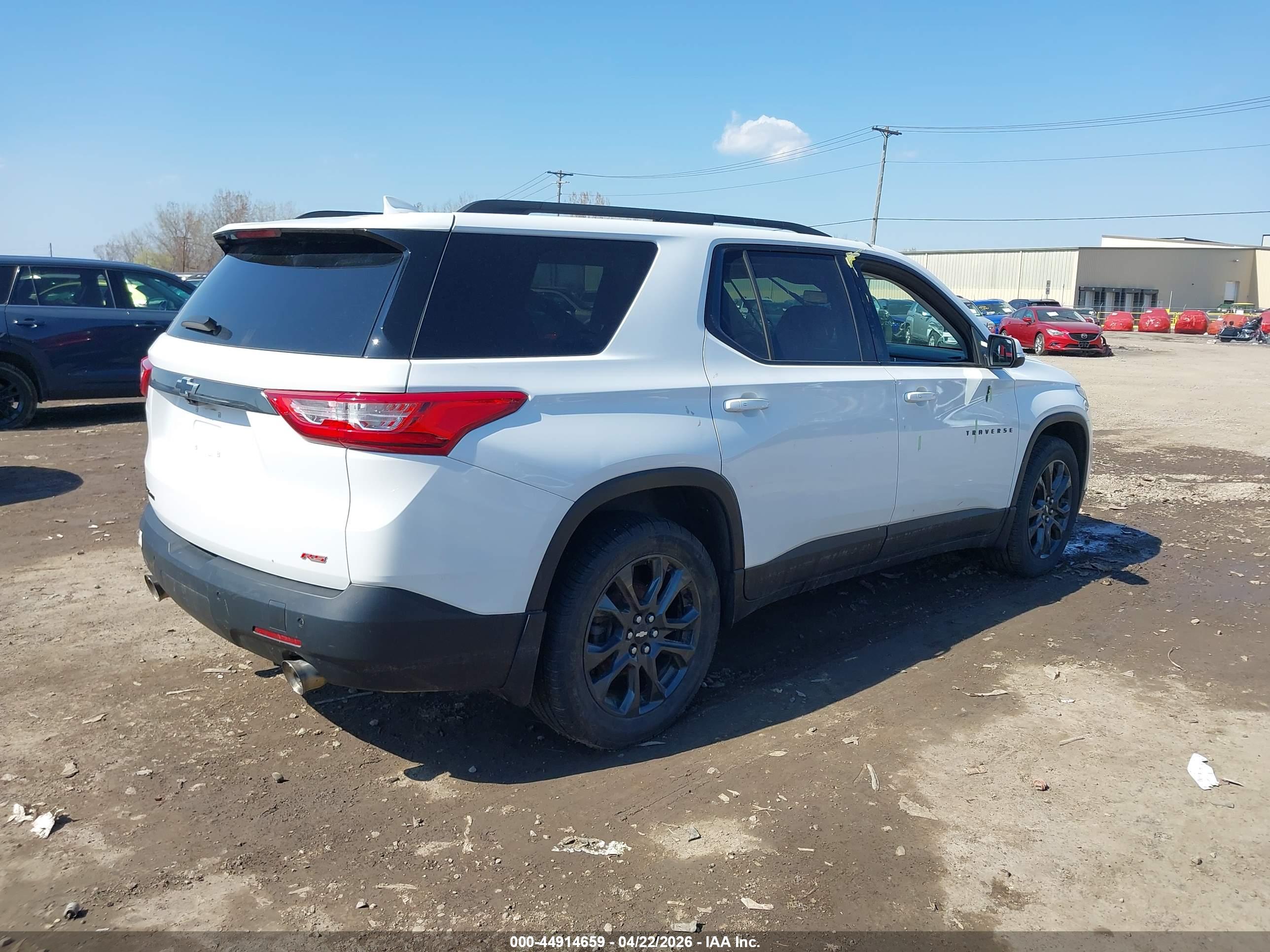 CHEVROLET TRAVERSE image 4
