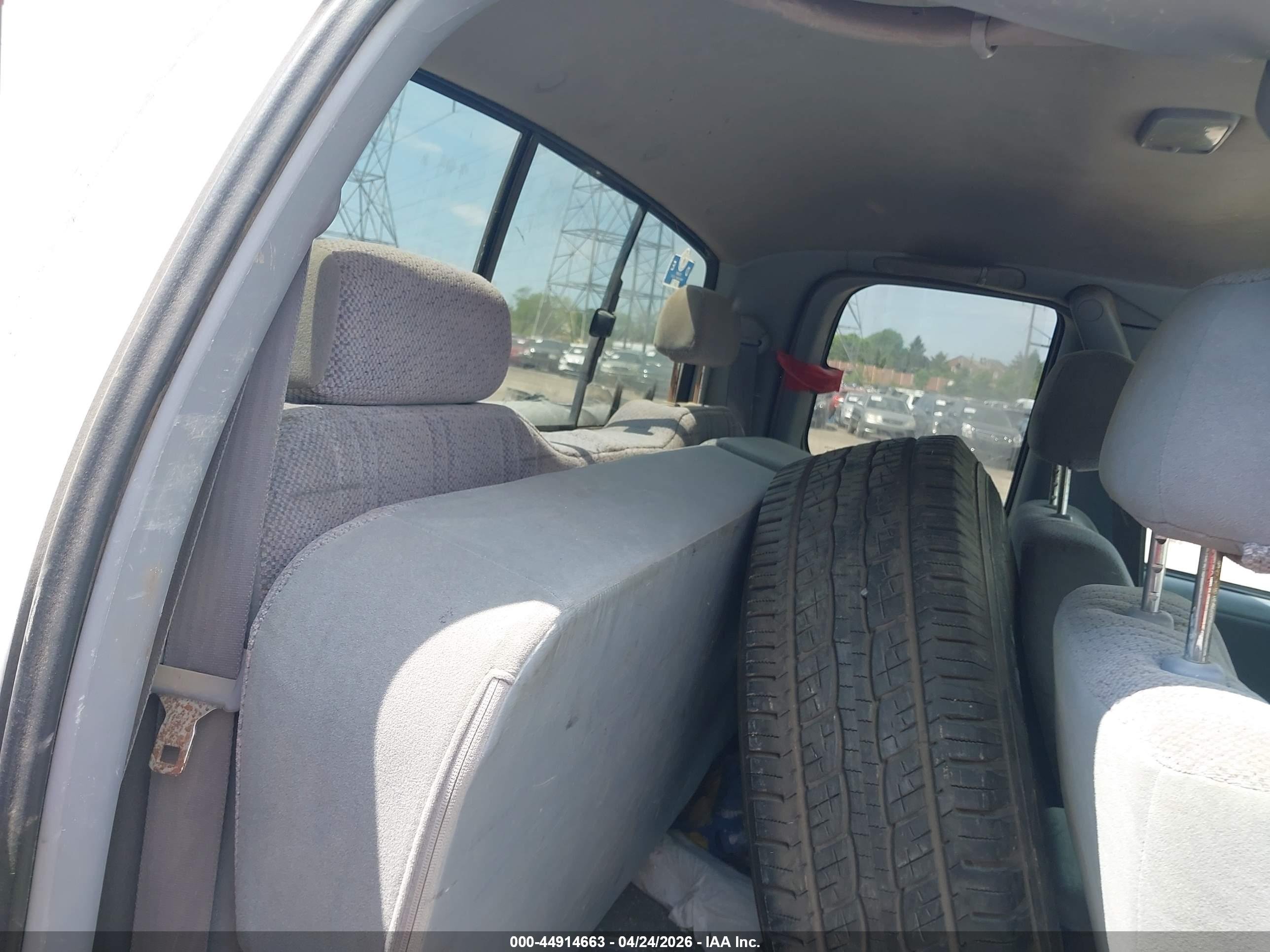 TOYOTA TUNDRA image 8