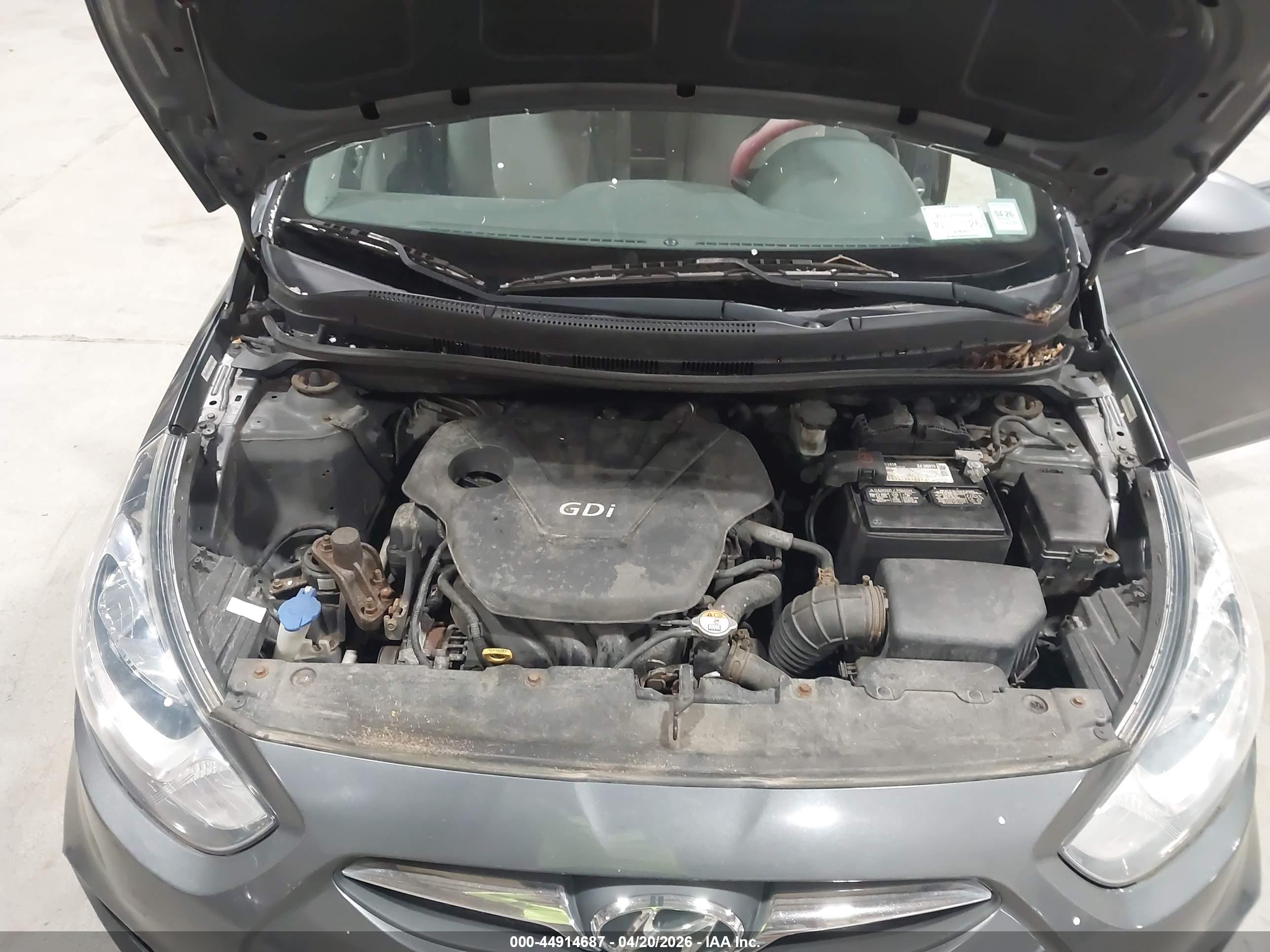 HYUNDAI ACCENT image 10